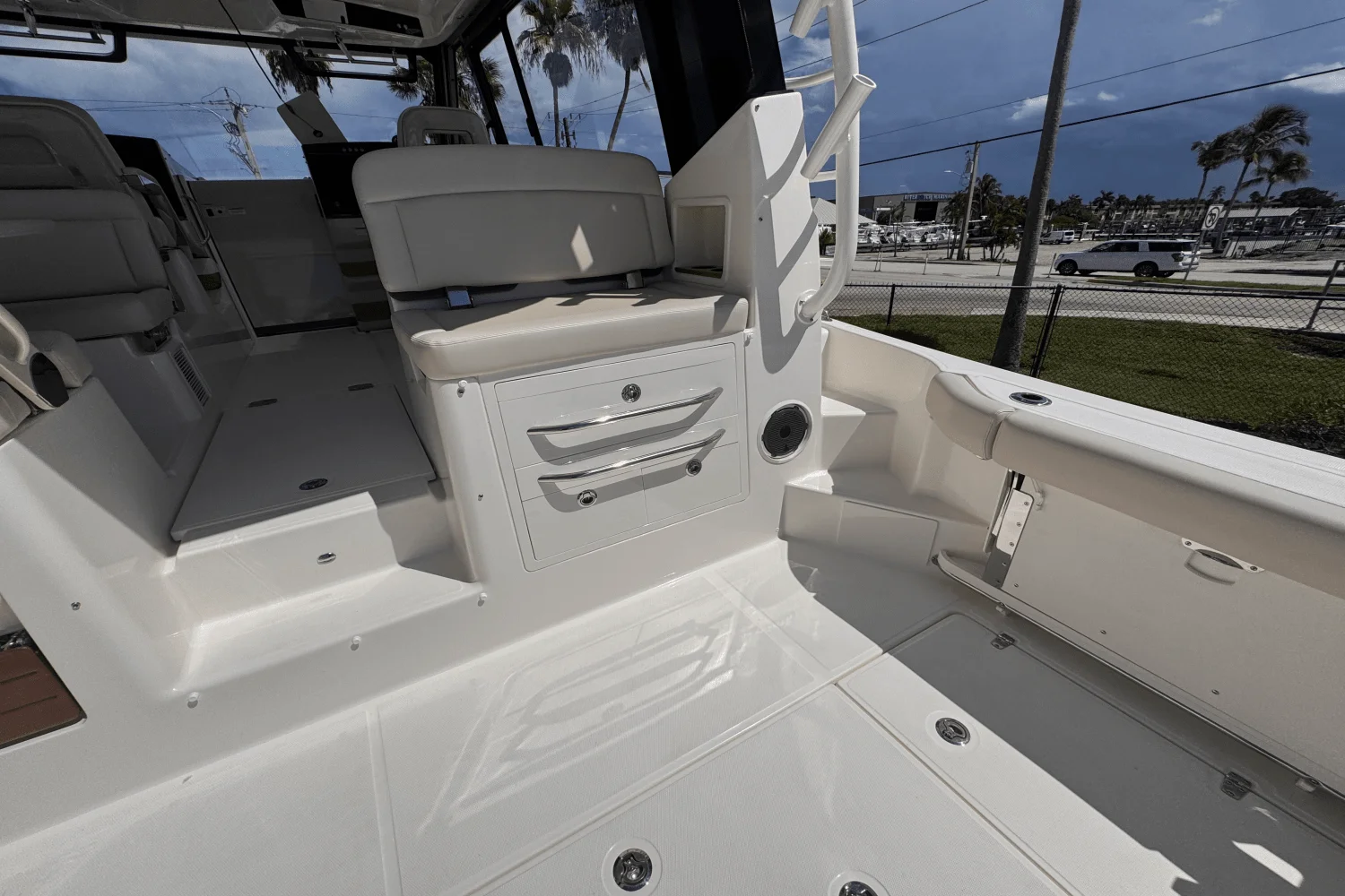 2025 Boston Whaler 405 Conquest Image Thumbnail #11