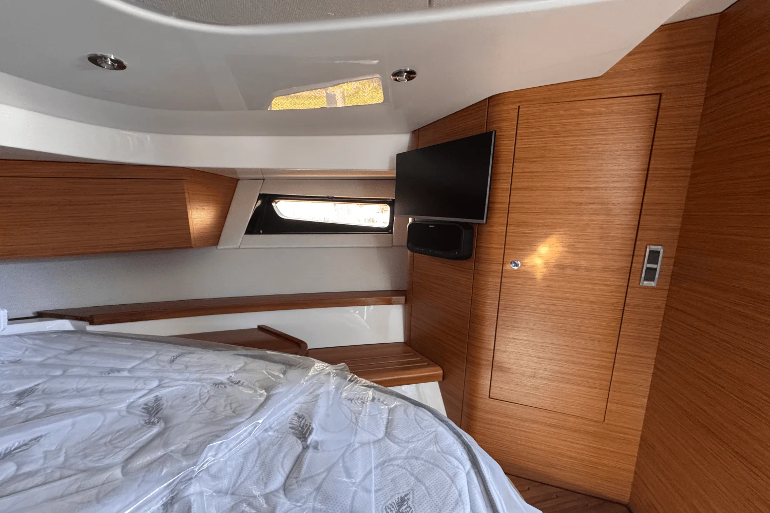 2025 Boston Whaler 405 Conquest Image Thumbnail #40