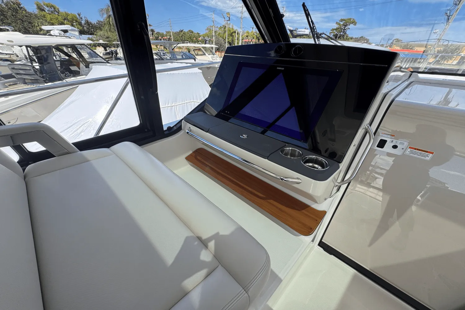 2025 Boston Whaler 405 Conquest Image Thumbnail #21