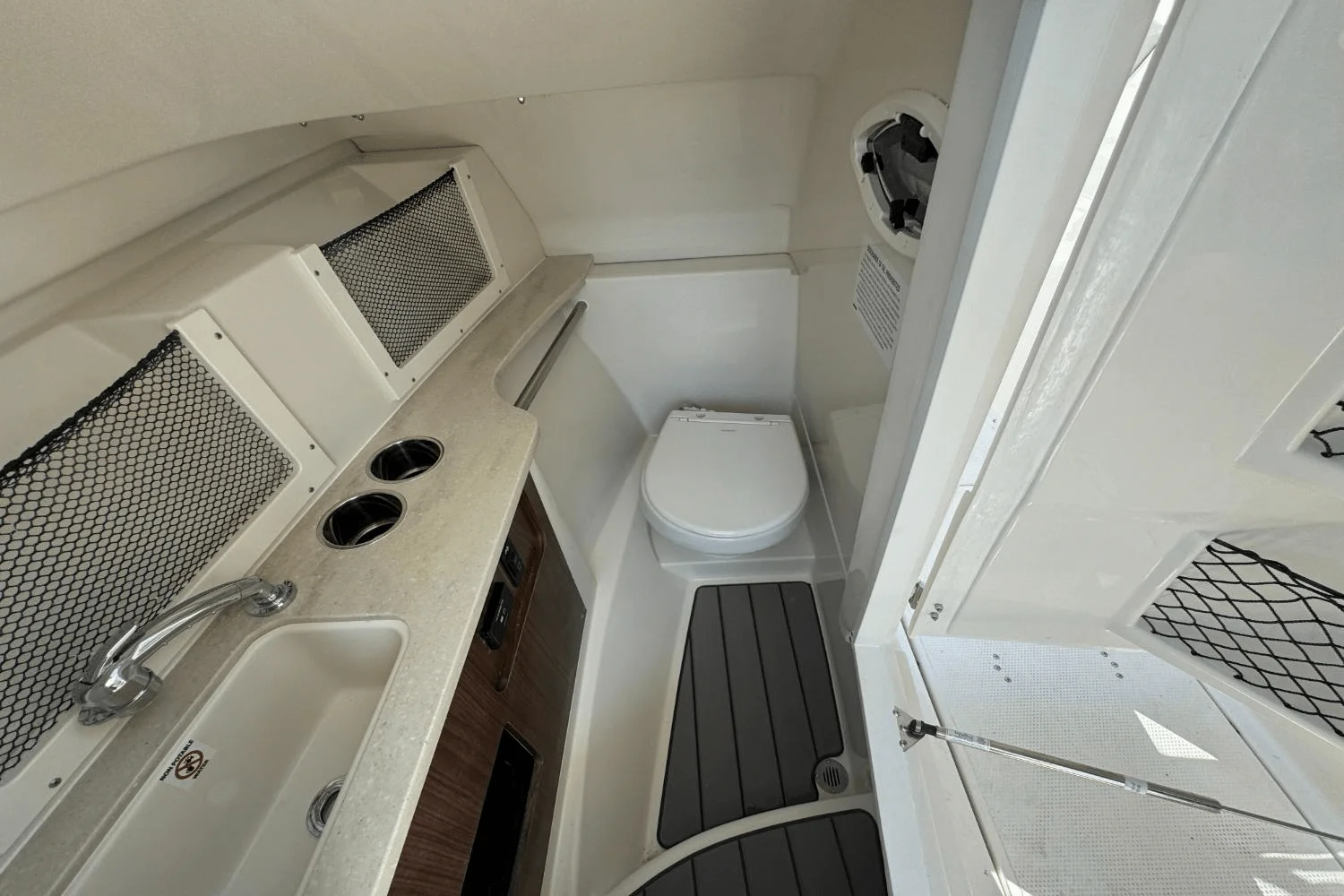 2025 Sailfish 245 DC Image Thumbnail #24