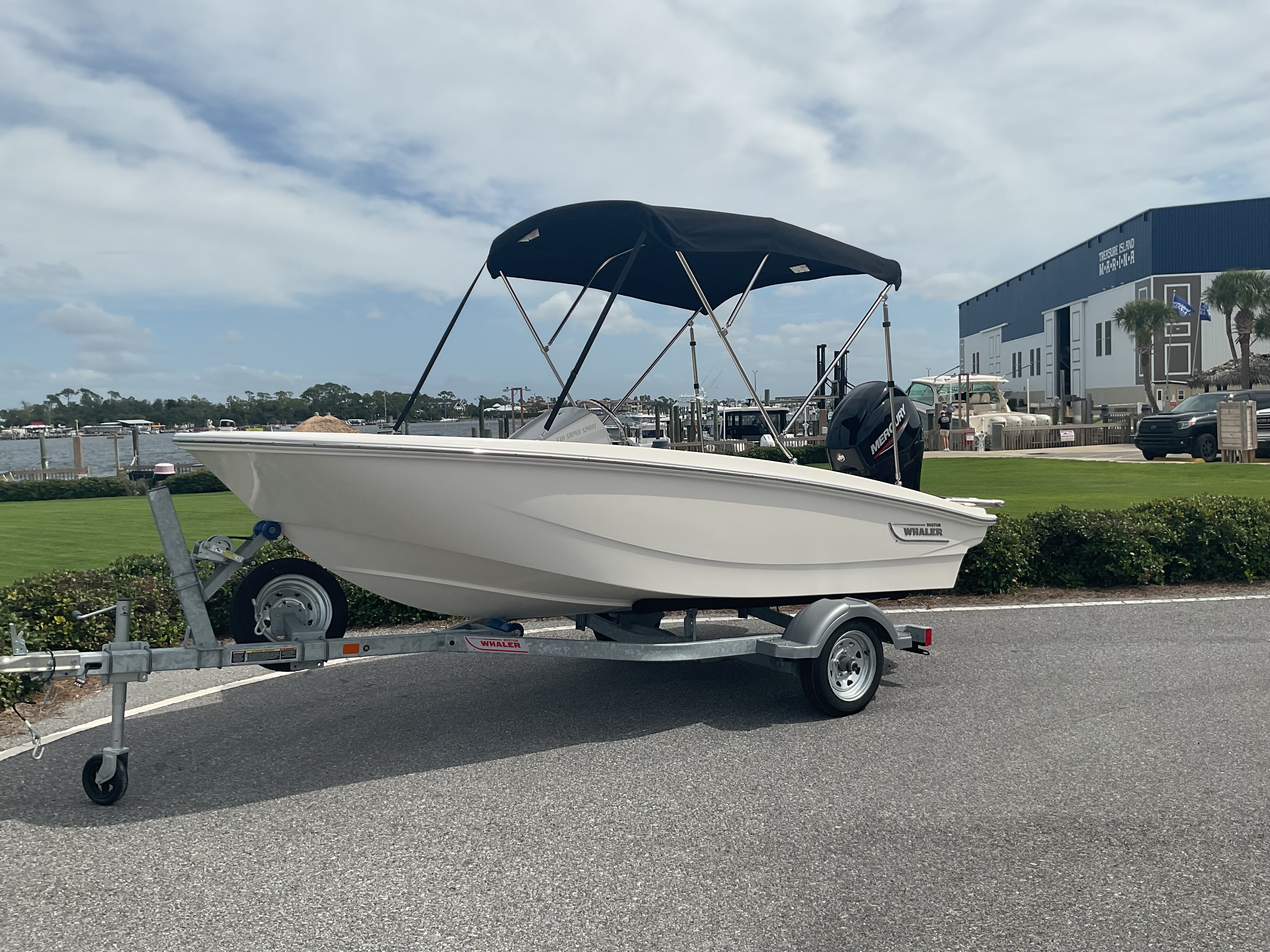 2025 Boston Whaler 130 Super Sport Image Thumbnail #13