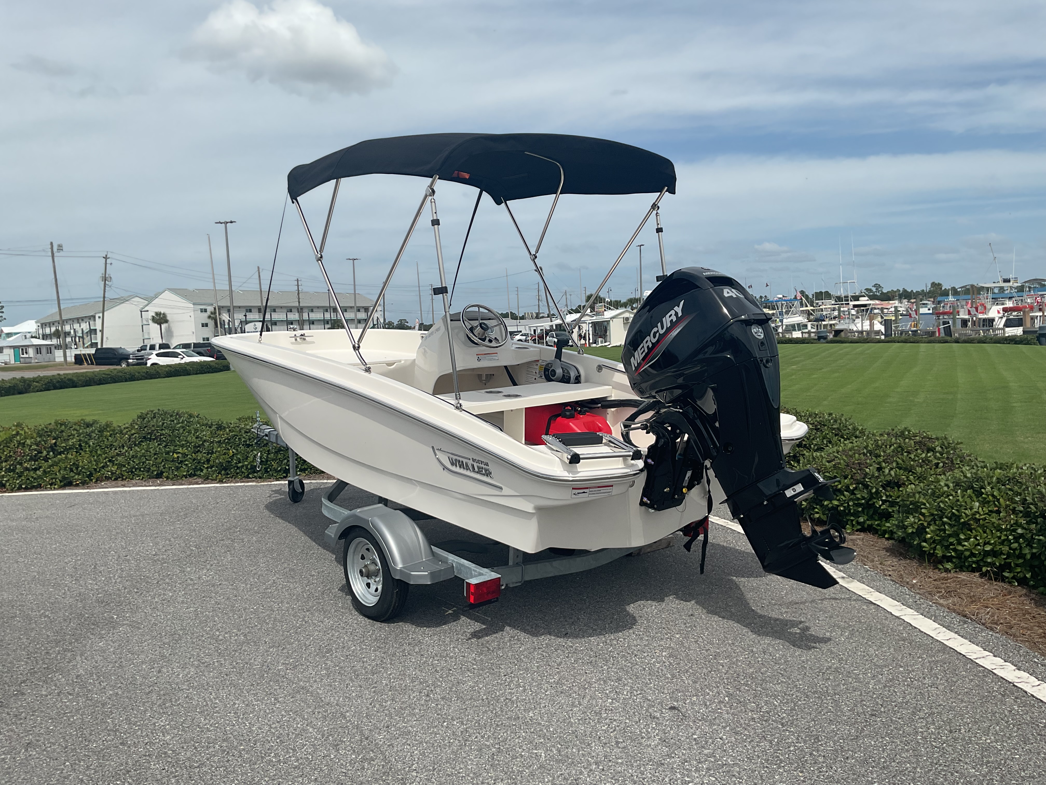 2025 Boston Whaler 130 Super Sport Image Thumbnail #2