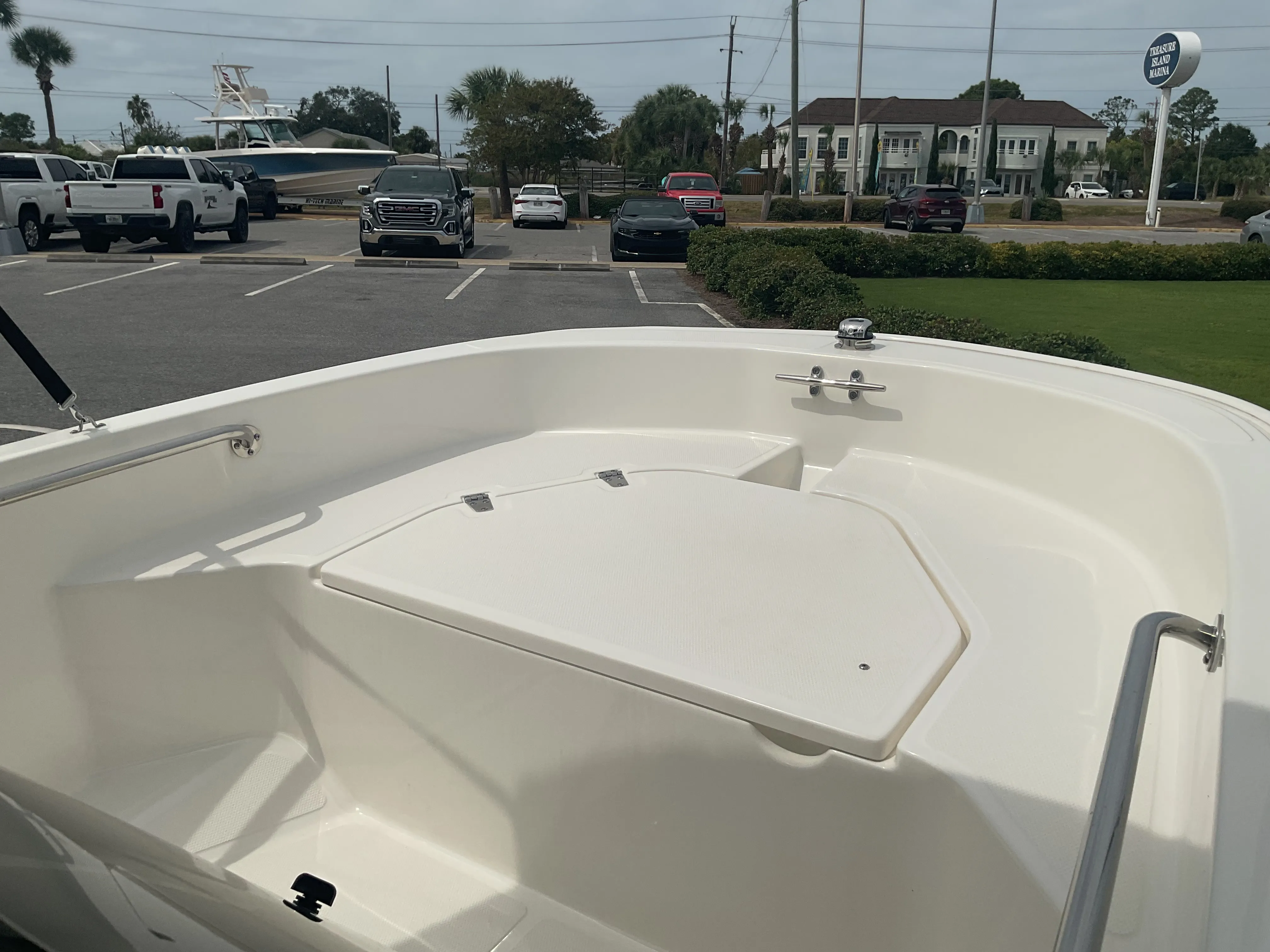 2025 Boston Whaler 130 Super Sport Image Thumbnail #9