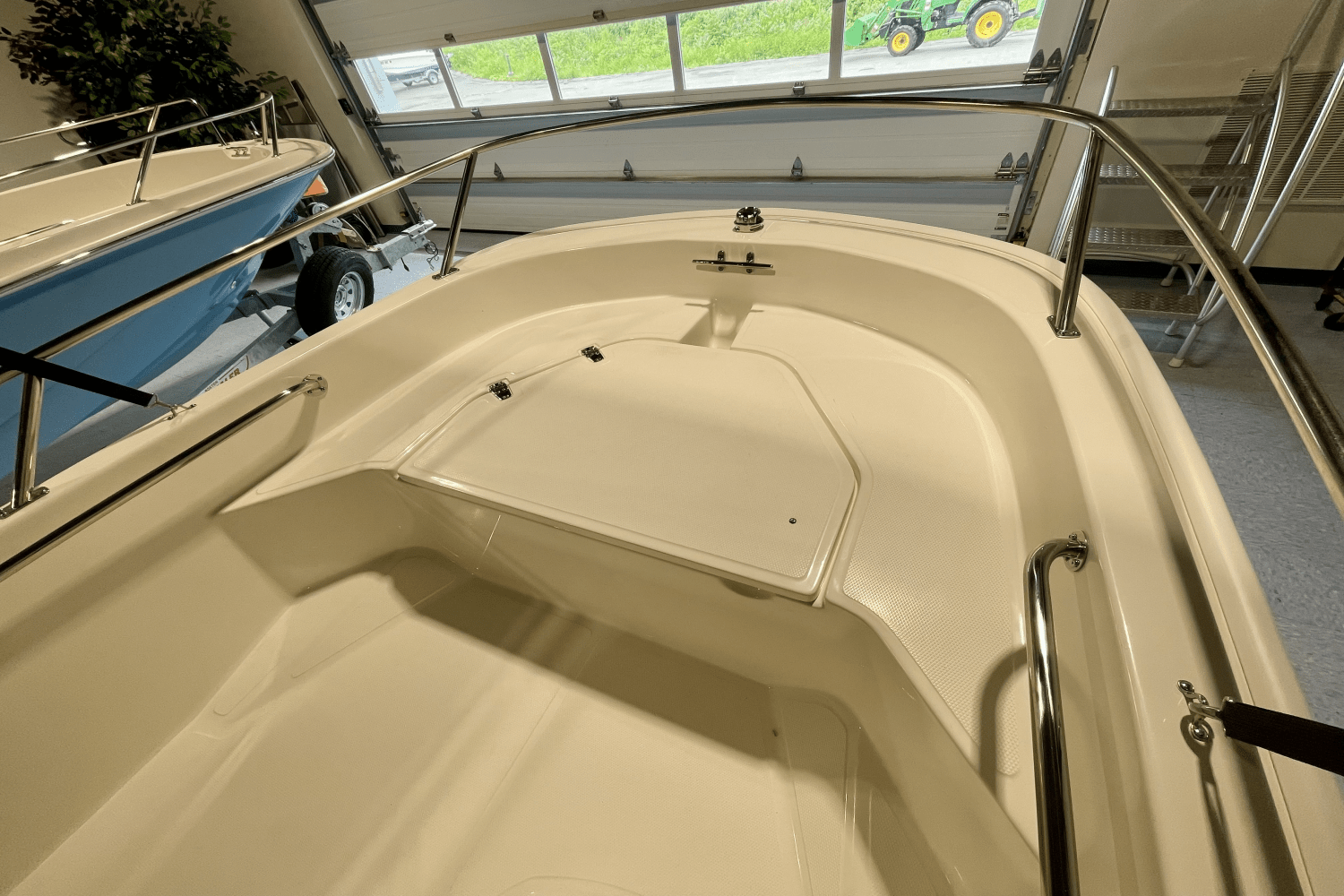 2025 Boston Whaler 130 Super Sport Image Thumbnail #8