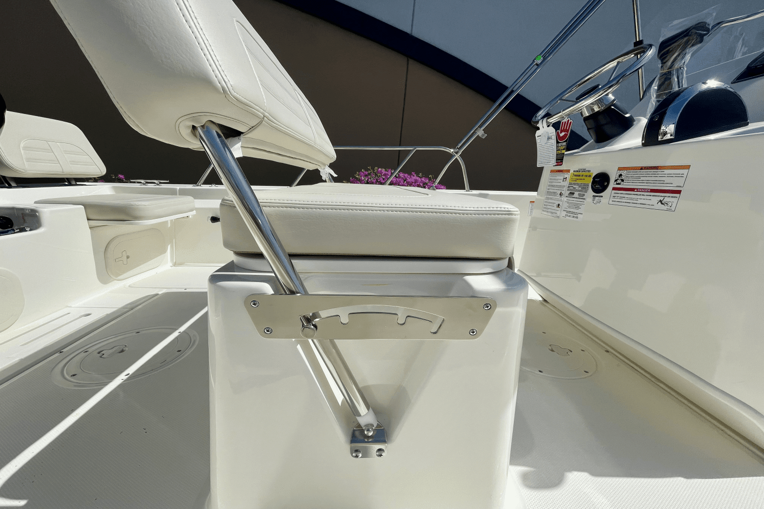 2025 Boston Whaler 170 Montauk Image Thumbnail #6