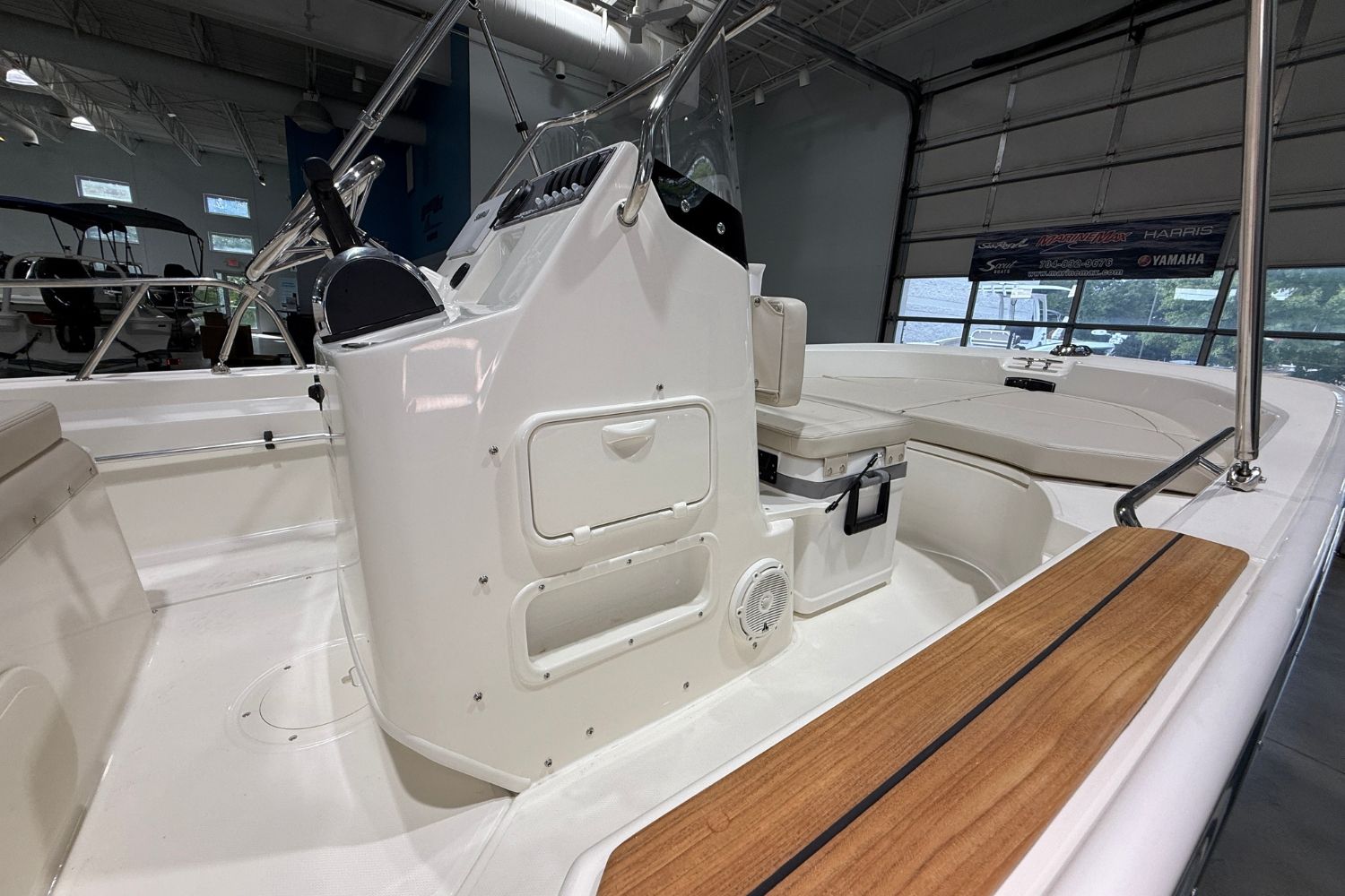 2025 Boston Whaler 170 Montauk Image Thumbnail #12