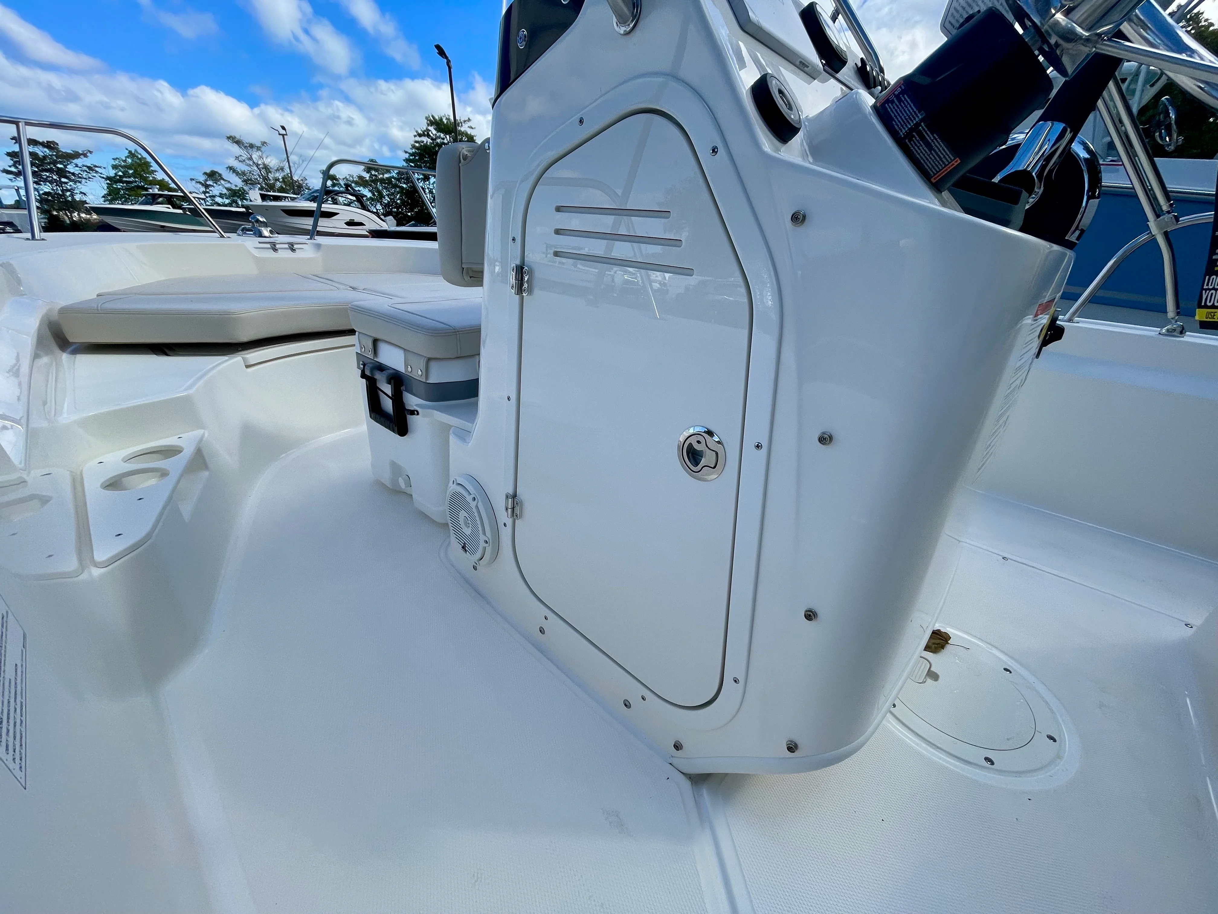 2026 Boston Whaler 170 Montauk Image Thumbnail #9