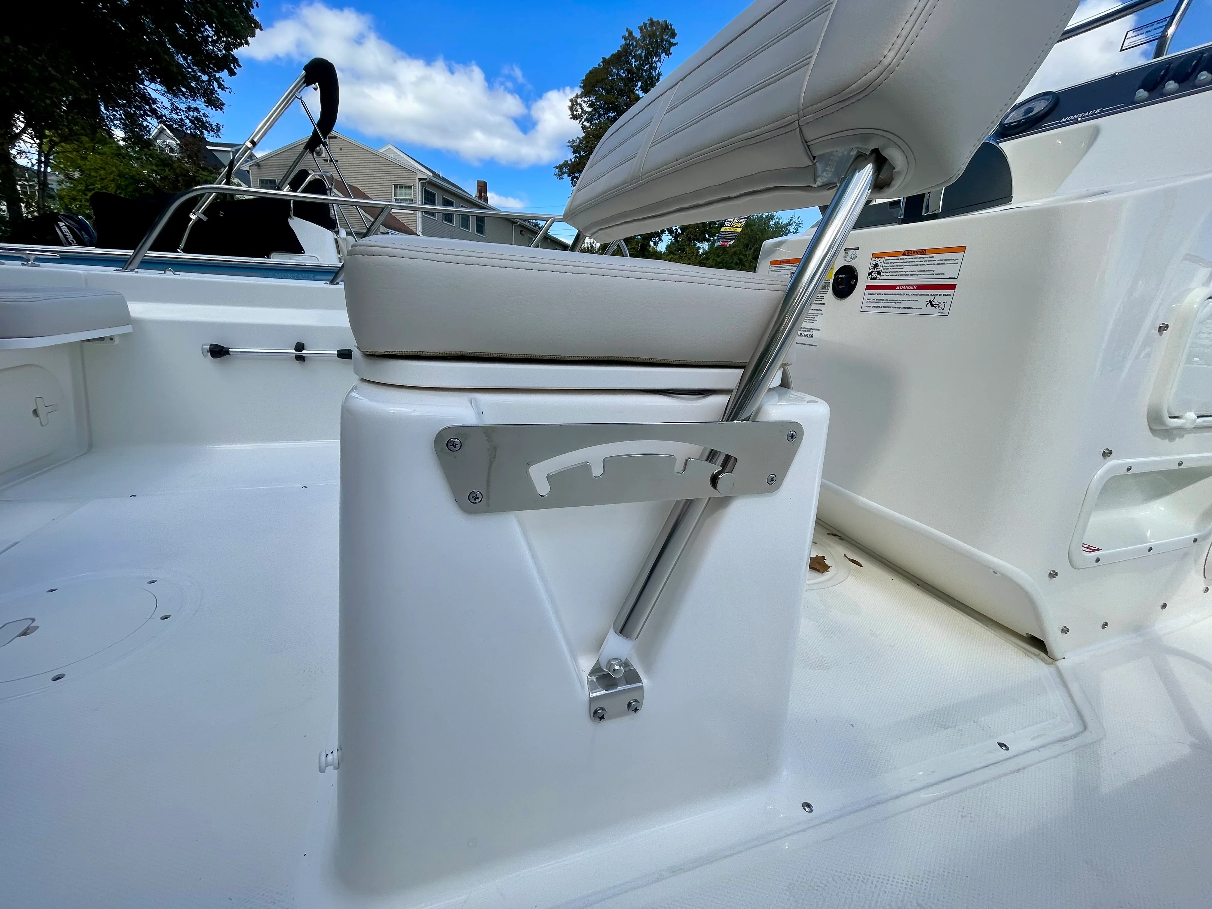 2026 Boston Whaler 170 Montauk Image Thumbnail #7