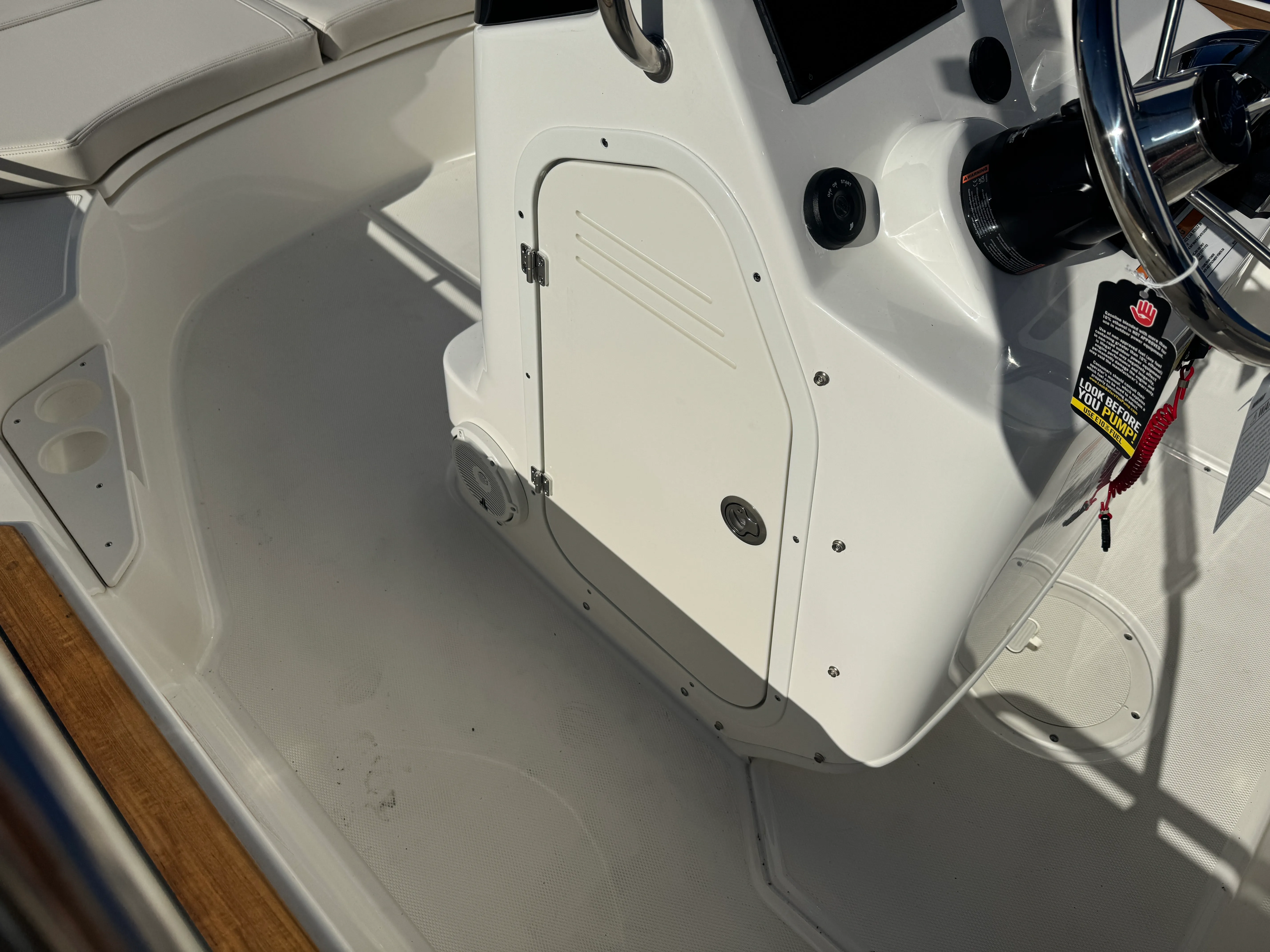 2026 Boston Whaler 170 Montauk Image Thumbnail #16