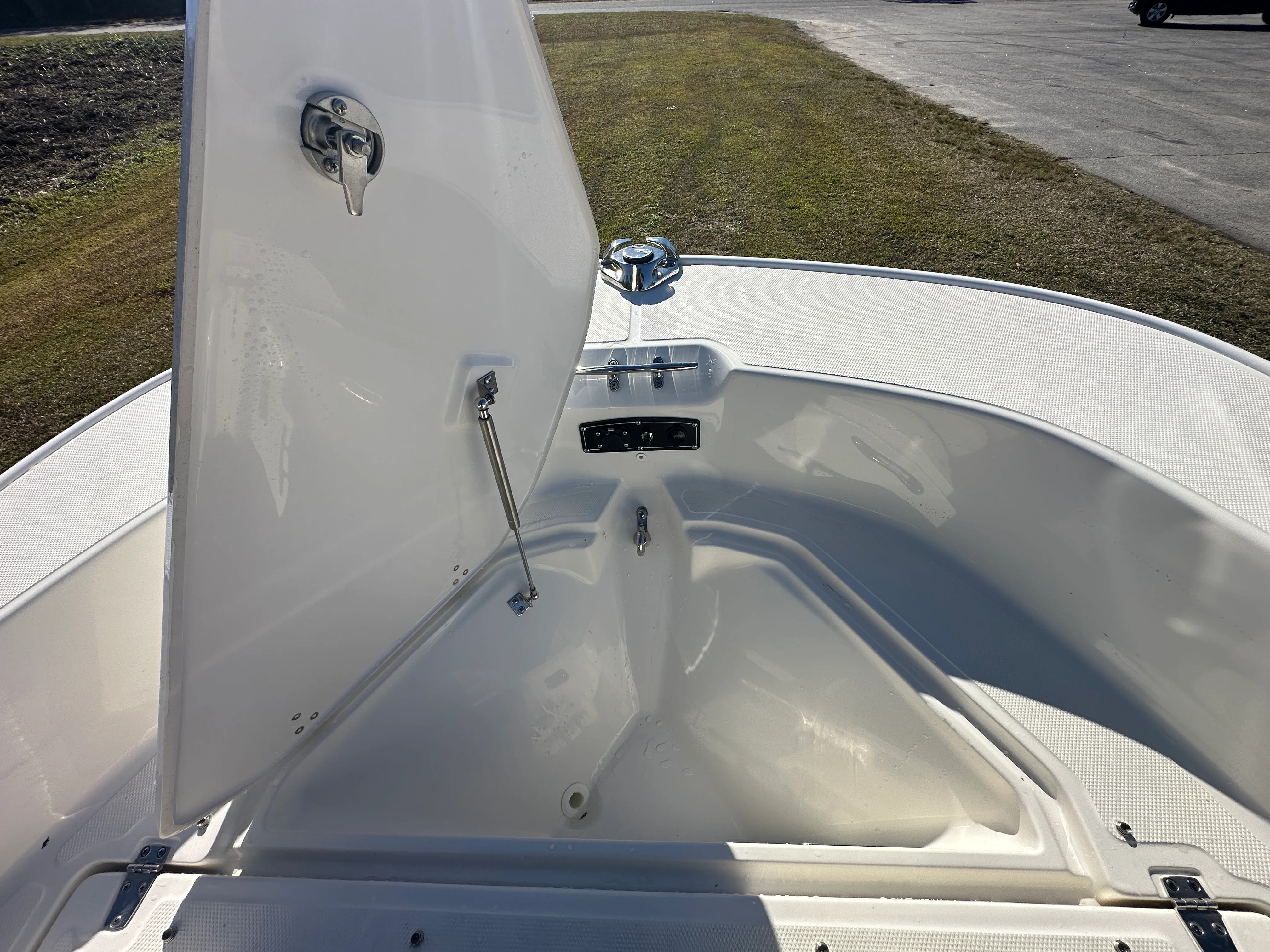 2026 Boston Whaler 170 Montauk Image Thumbnail #7