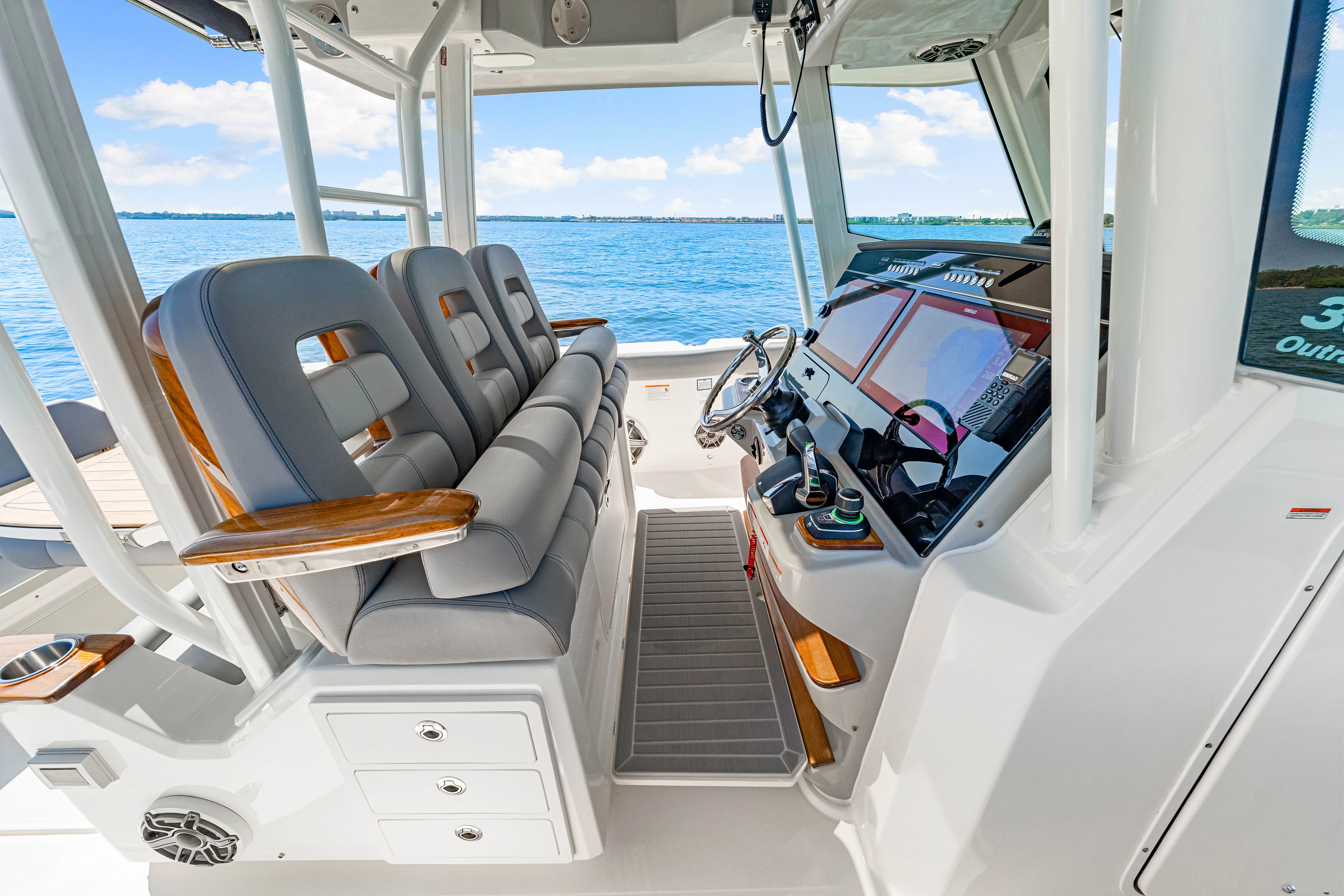 2025 Boston Whaler 360 Outrage Image Thumbnail #33