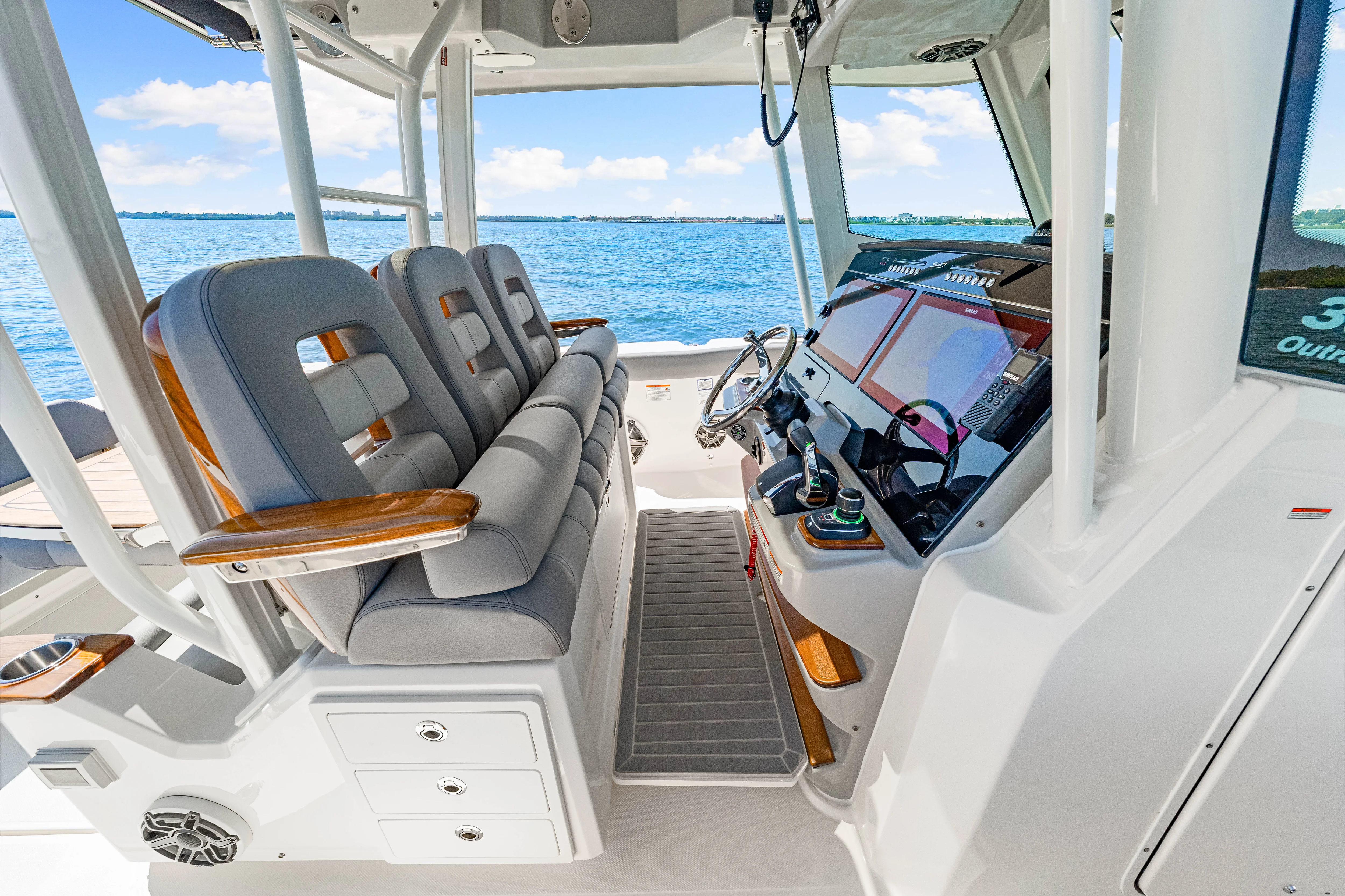 2025 Boston Whaler 360 Outrage Image Thumbnail #33