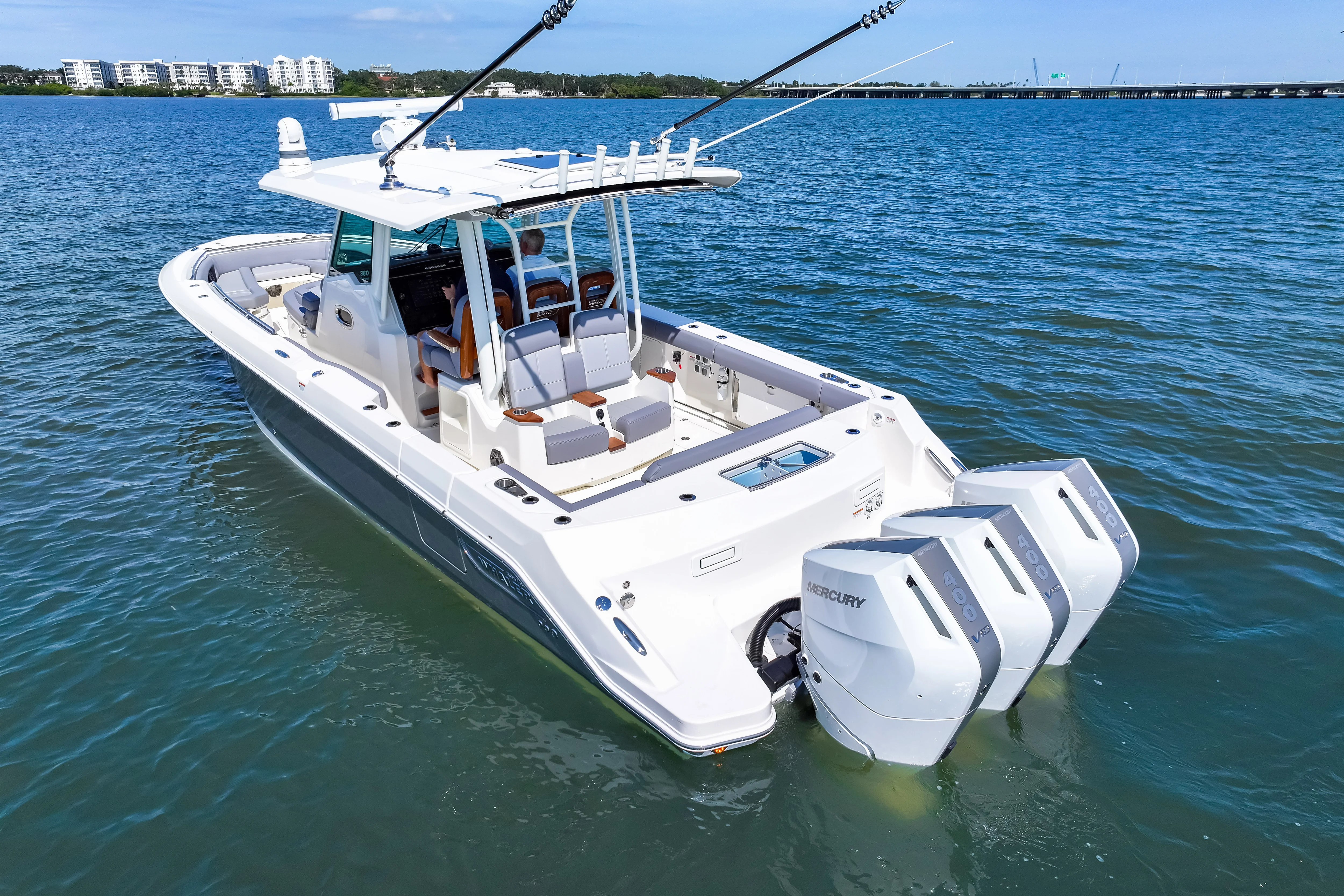 2025 Boston Whaler 360 Outrage Image Thumbnail #8