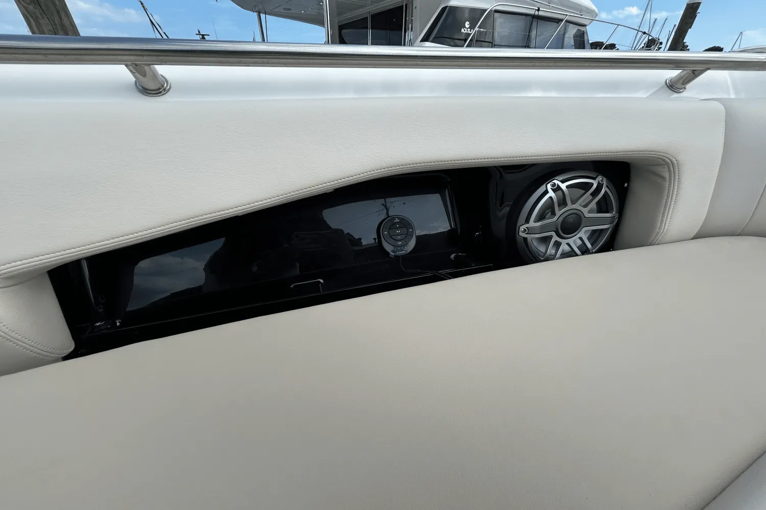 2026 Boston Whaler 360 Outrage Image Thumbnail #32