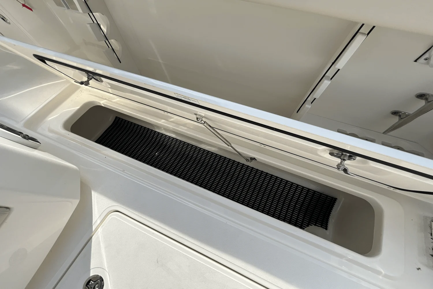 2026 Boston Whaler 360 Outrage Image Thumbnail #10