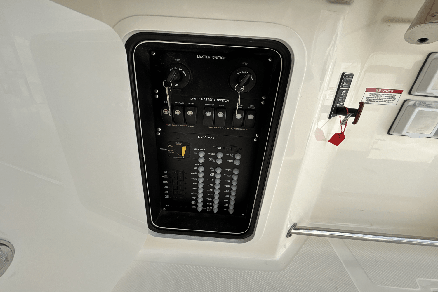 2026 Boston Whaler 360 Outrage Image Thumbnail #13