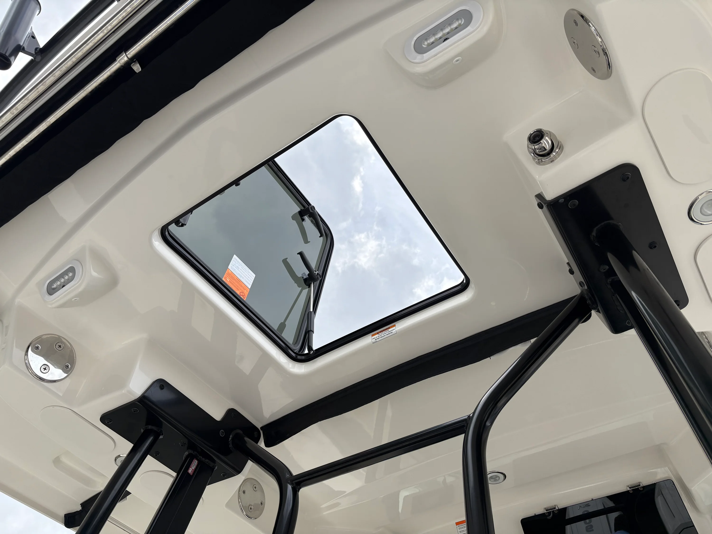 2026 Boston Whaler 360 Outrage Image Thumbnail #15