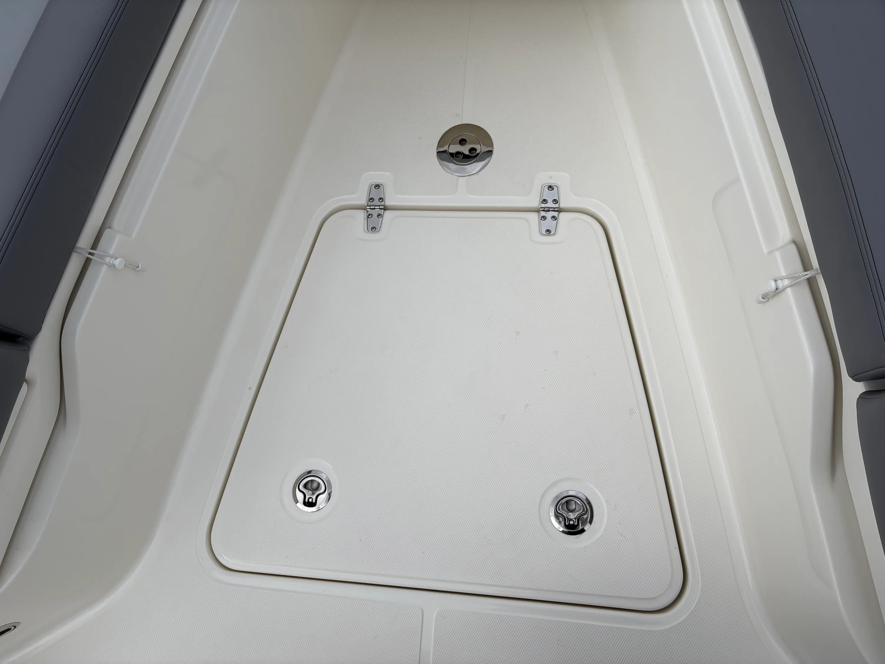 2026 Boston Whaler 360 Outrage Image Thumbnail #21