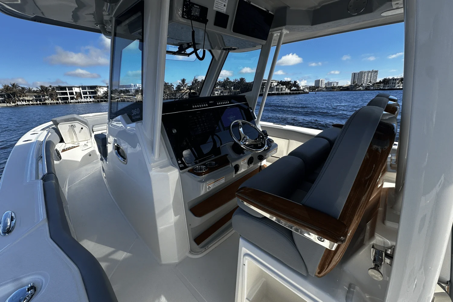 2026 Boston Whaler 360 Outrage Image Thumbnail #32