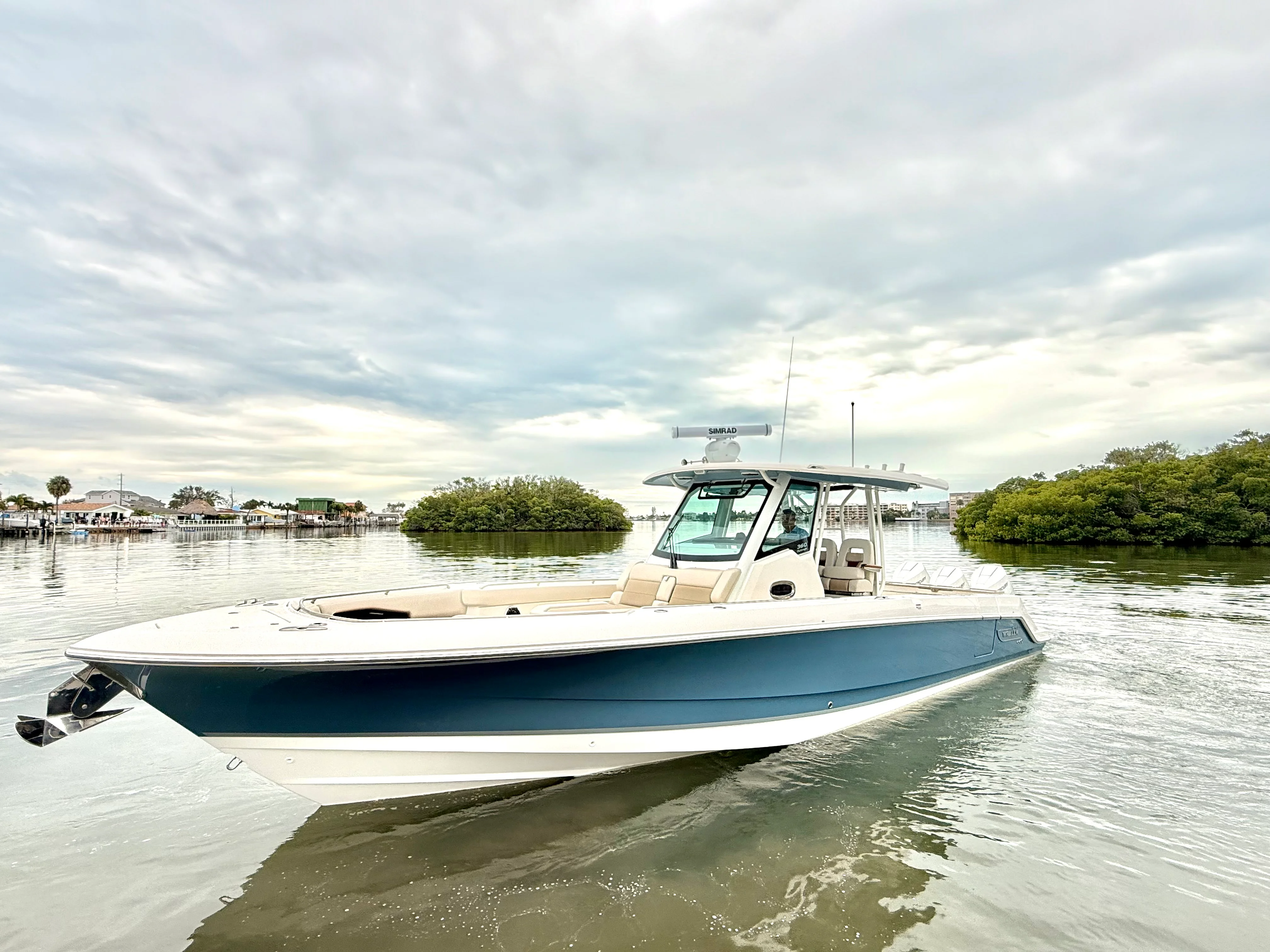 2026 Boston Whaler 360 Outrage Image Thumbnail #2