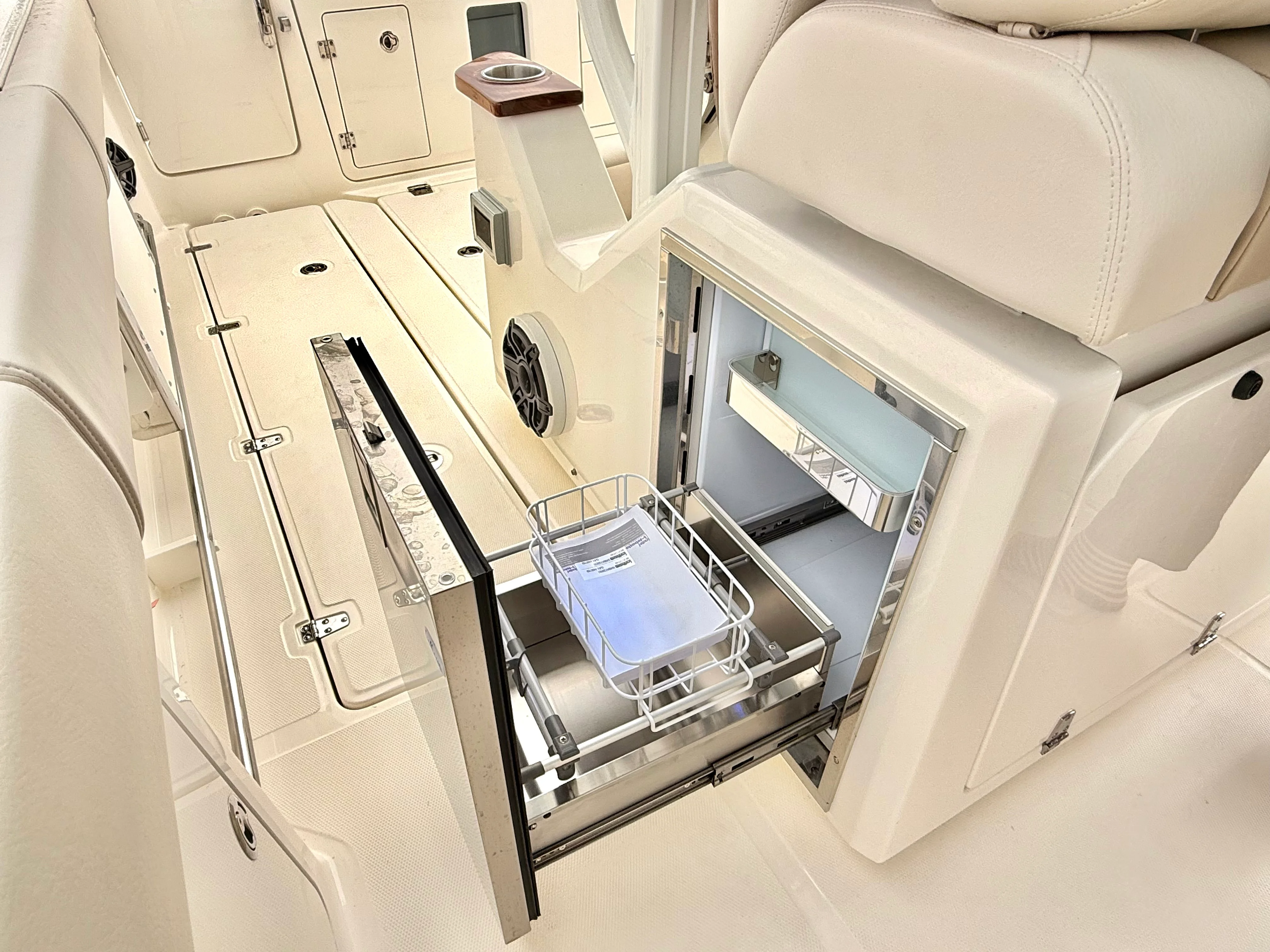 2026 Boston Whaler 360 Outrage Image Thumbnail #46