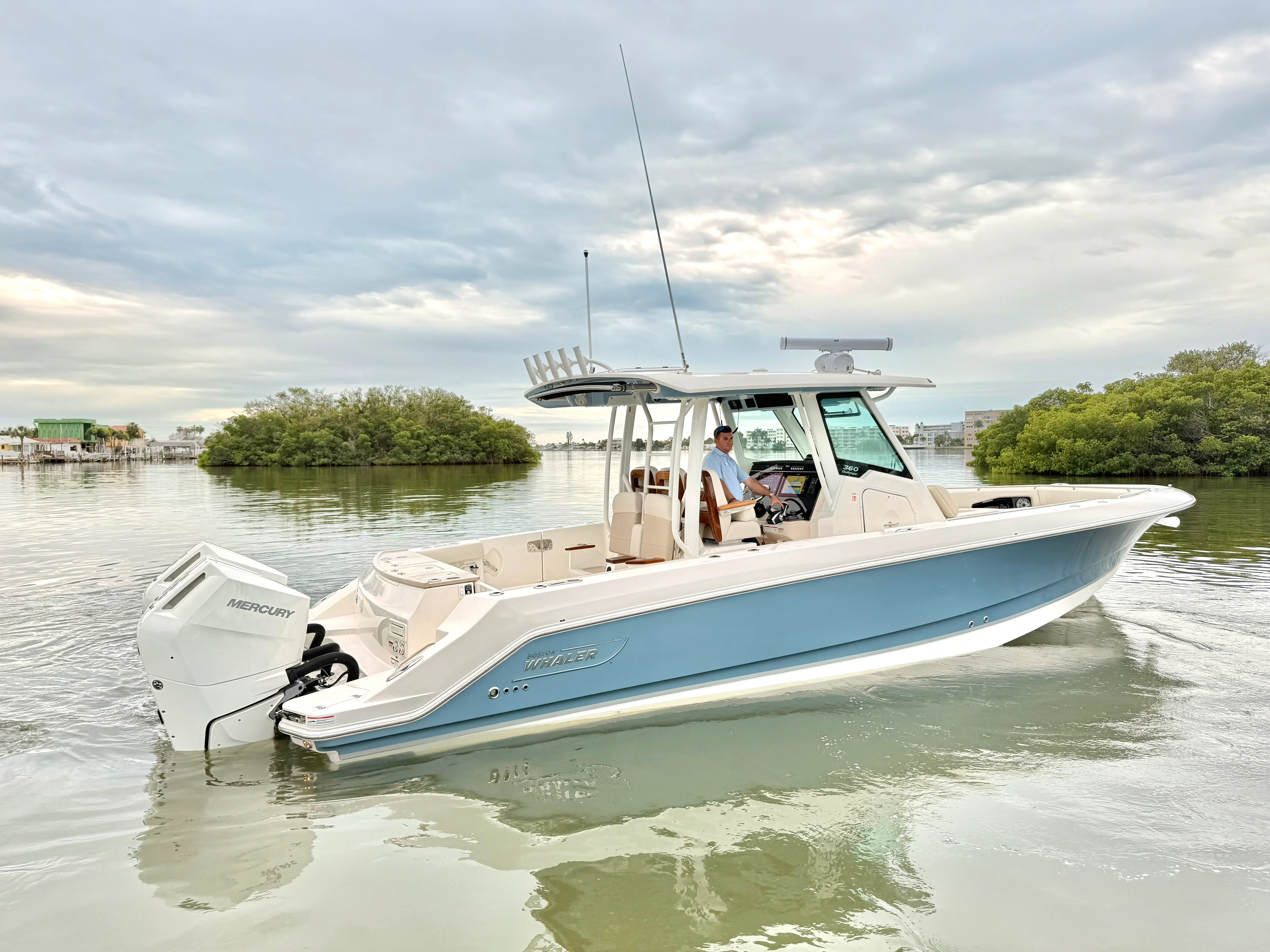 2026 Boston Whaler 360 Outrage Image Thumbnail #16