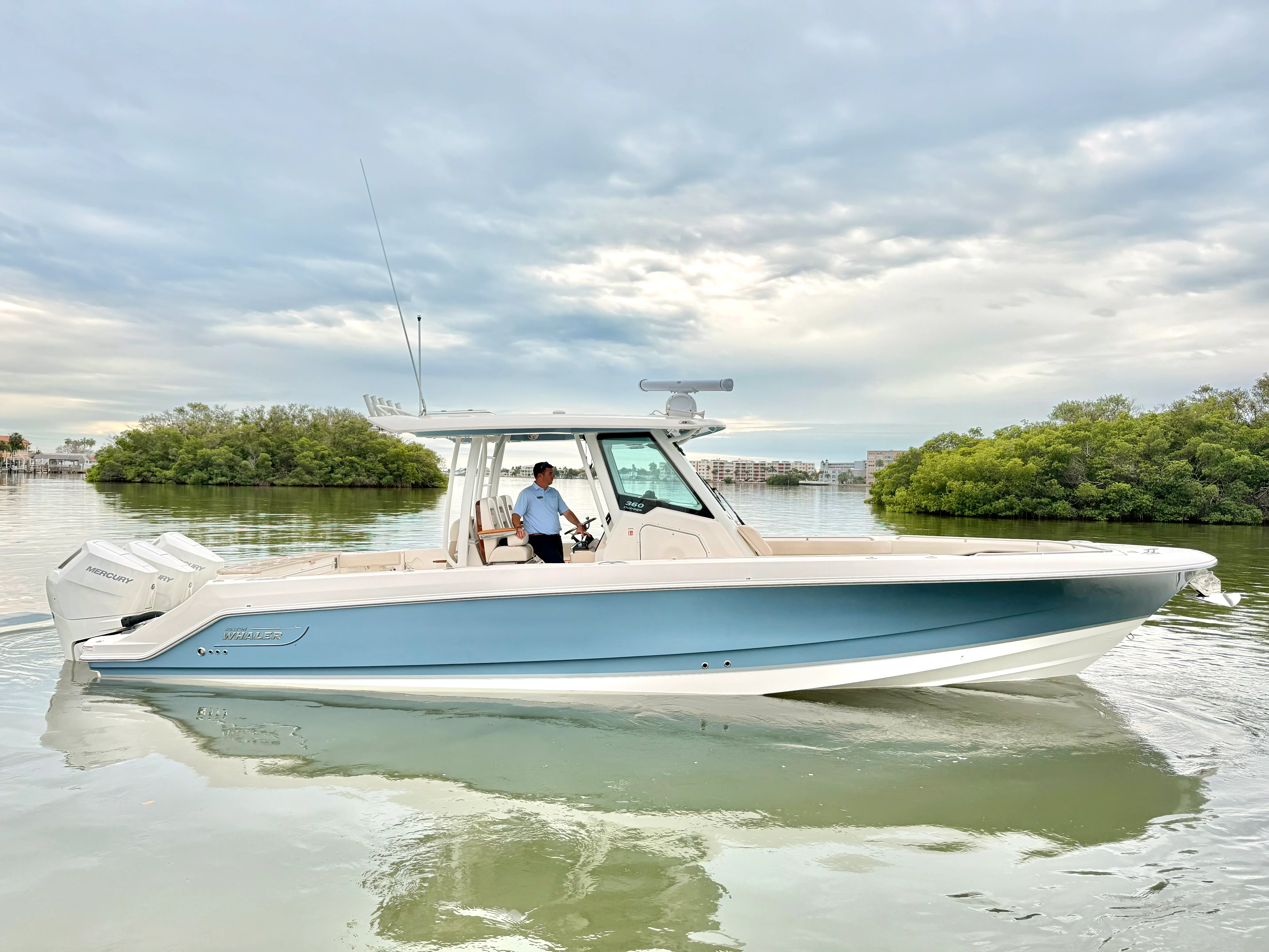 2026 Boston Whaler 360 Outrage Image Thumbnail #11