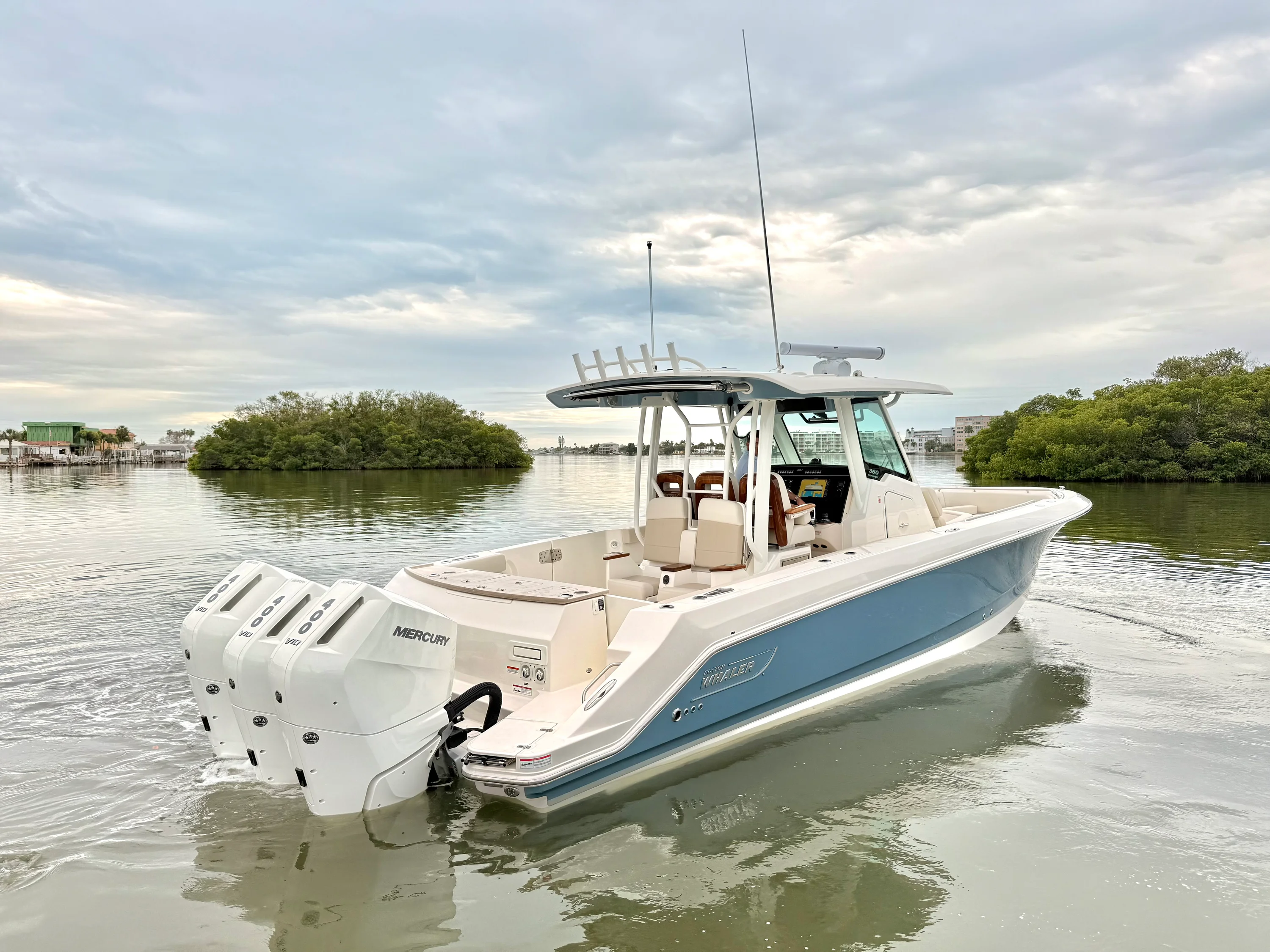 2026 Boston Whaler 360 Outrage Image Thumbnail #15