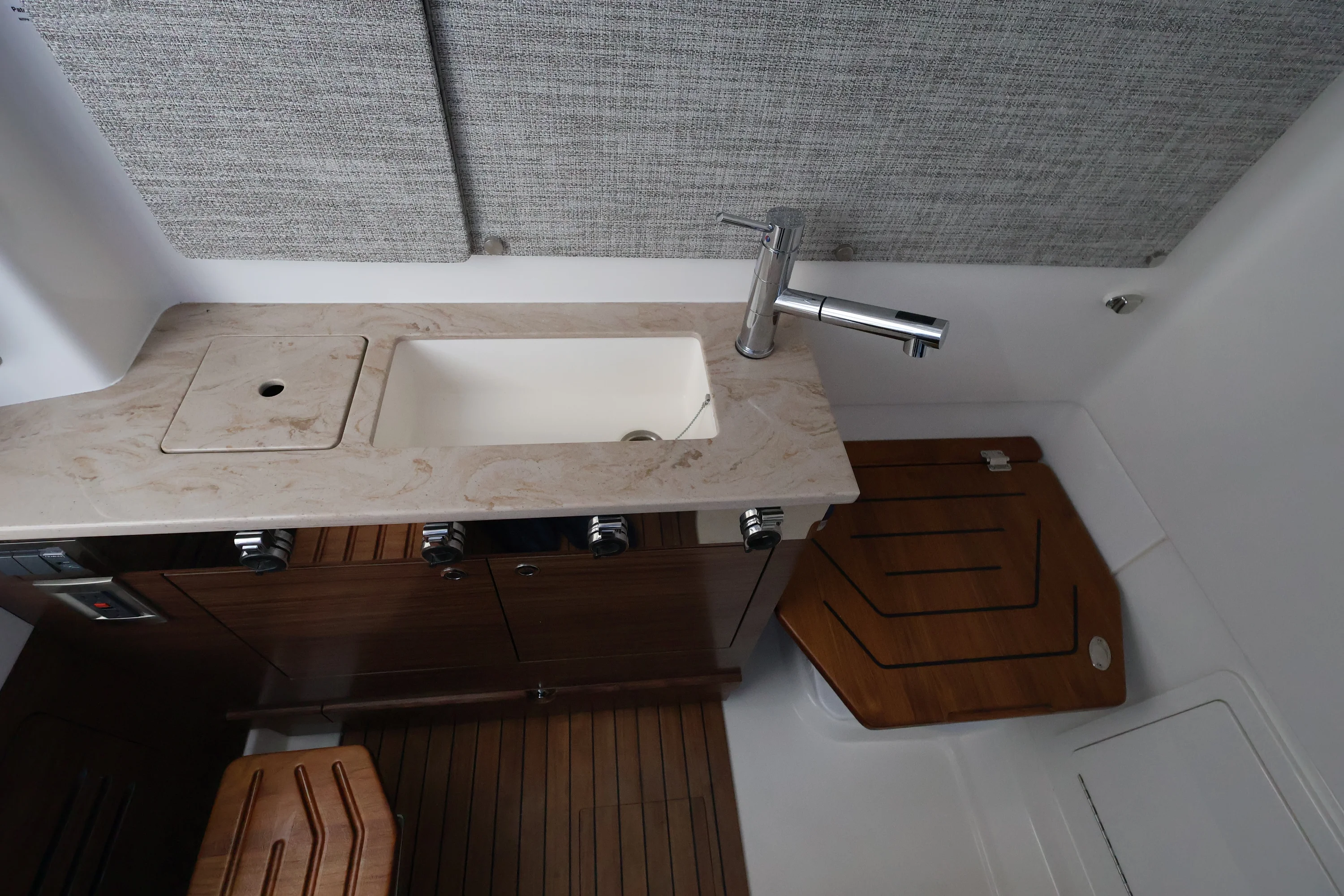 2026 Boston Whaler 360 Outrage Image Thumbnail #35