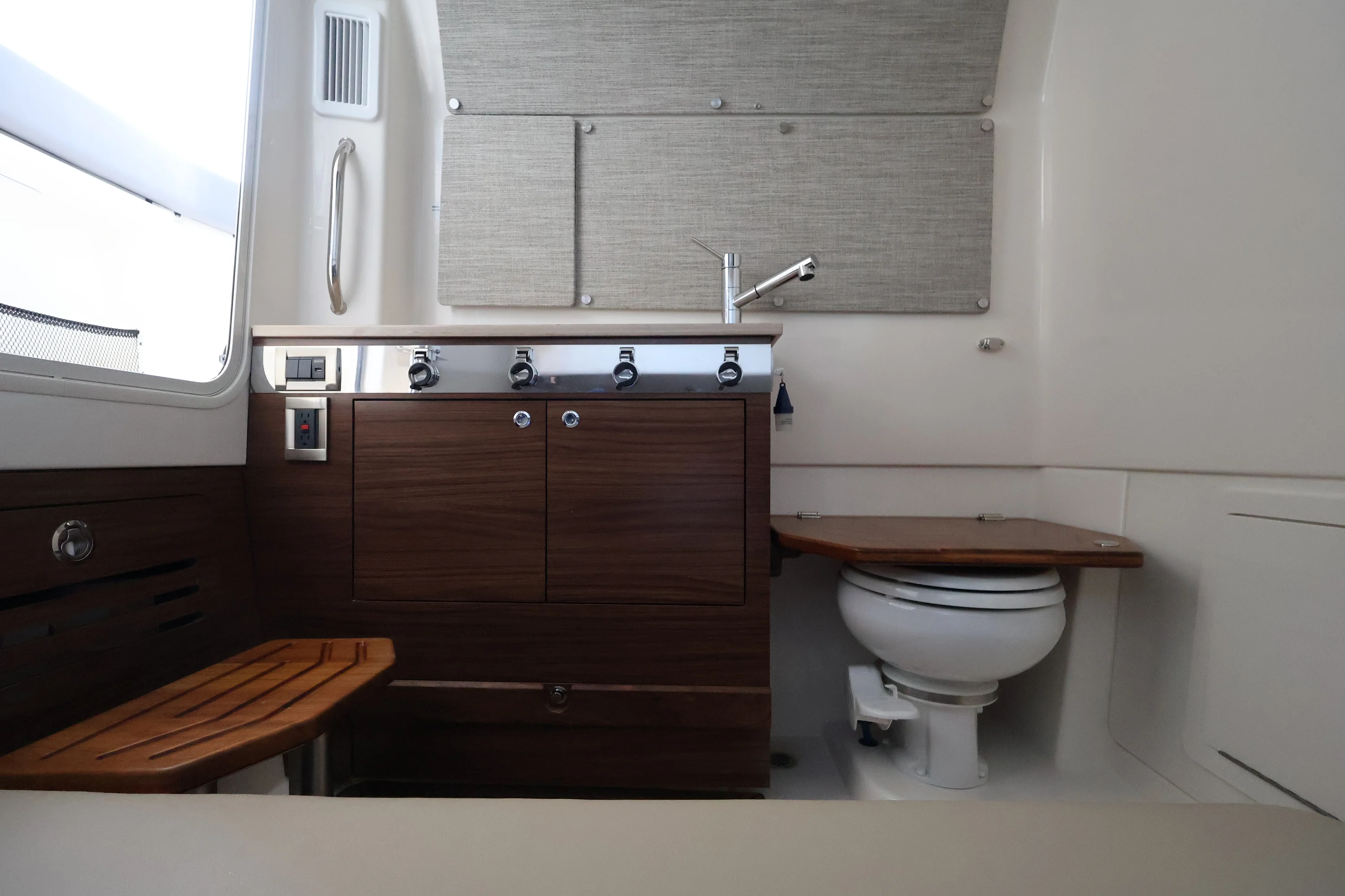 2026 Boston Whaler 360 Outrage Image Thumbnail #34