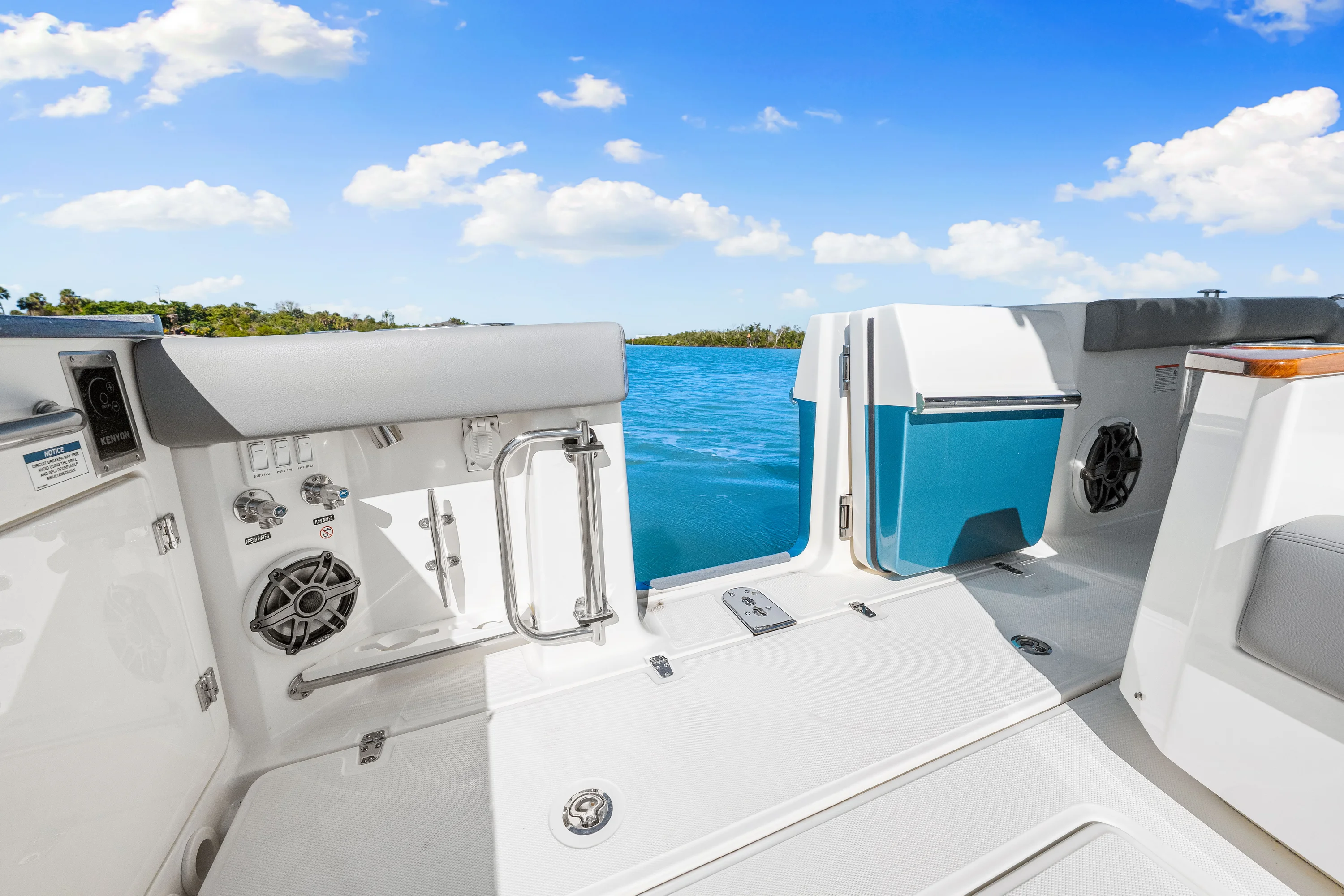 2026 Boston Whaler 360 Outrage Image Thumbnail #14