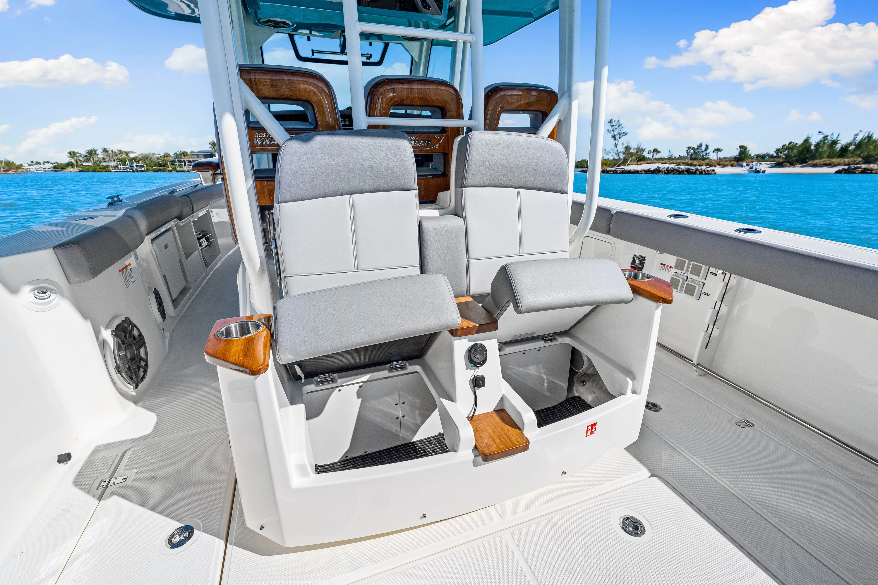 2026 Boston Whaler 360 Outrage Image Thumbnail #10