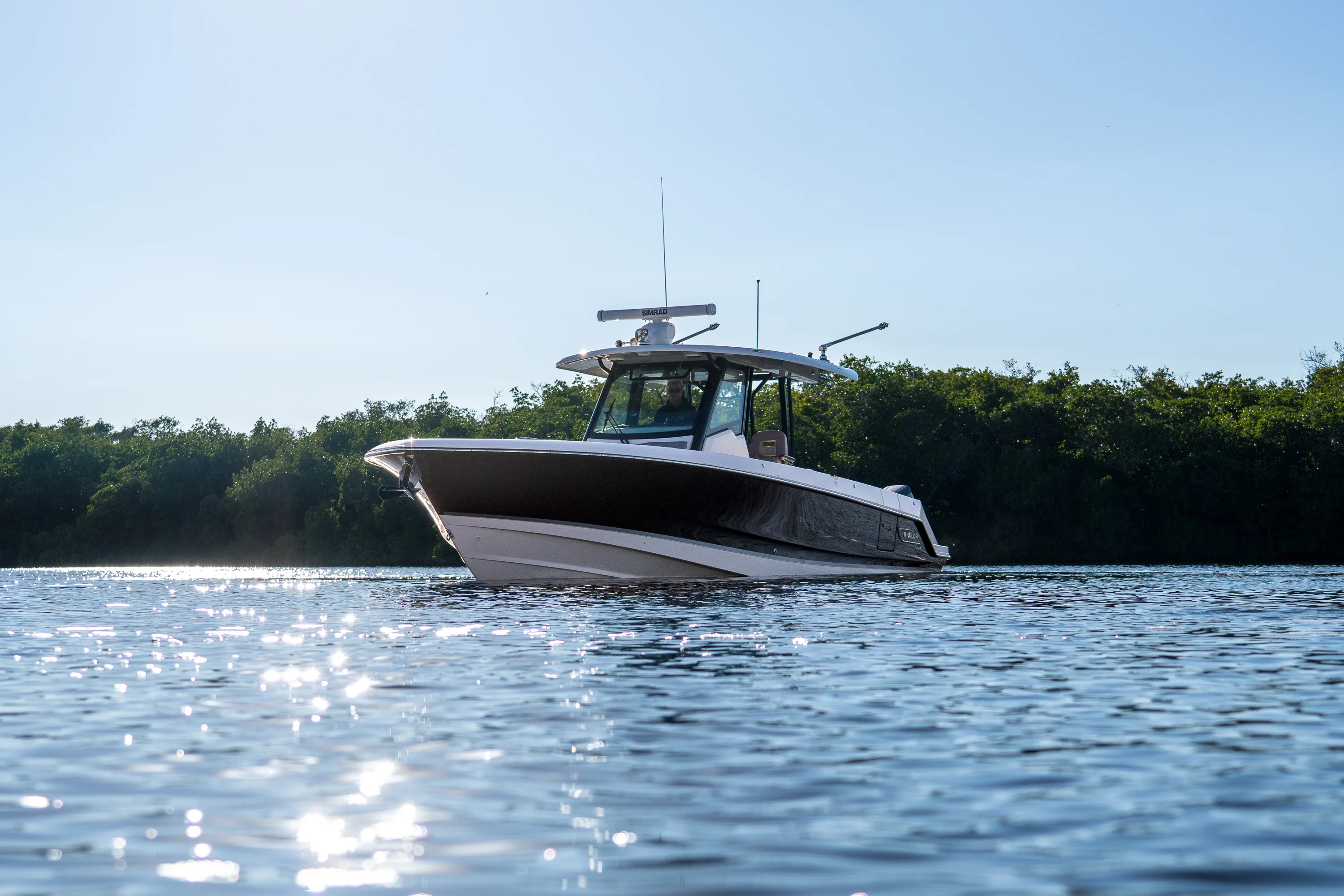 2026 Boston Whaler 360 Outrage Image Thumbnail #8