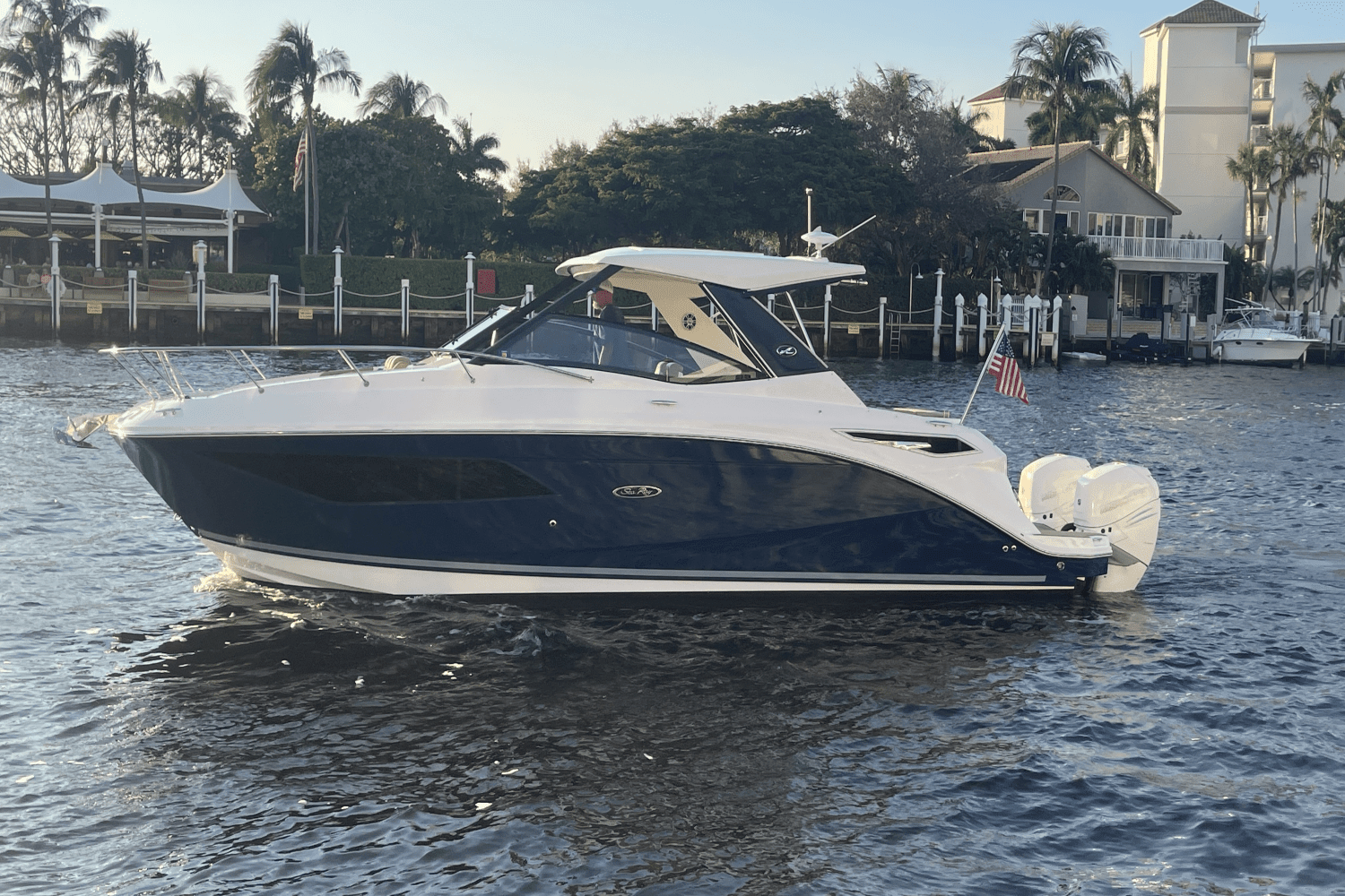 2021 Sea Ray 320 SUNDANCER OUTBOARD