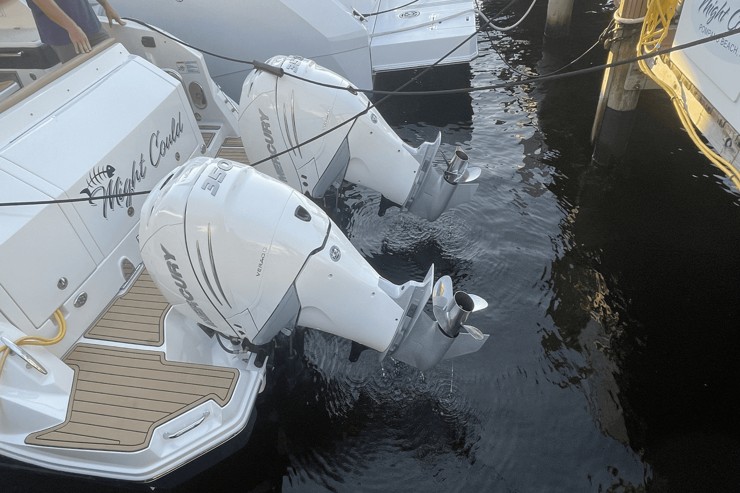 2021 Sea Ray 320 SUNDANCER OUTBOARD Image Thumbnail #32