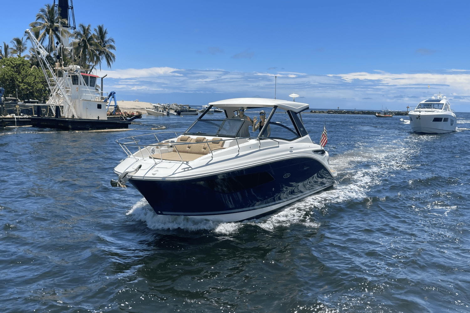 2021 Sea Ray 320 SUNDANCER OUTBOARD Image Thumbnail #1