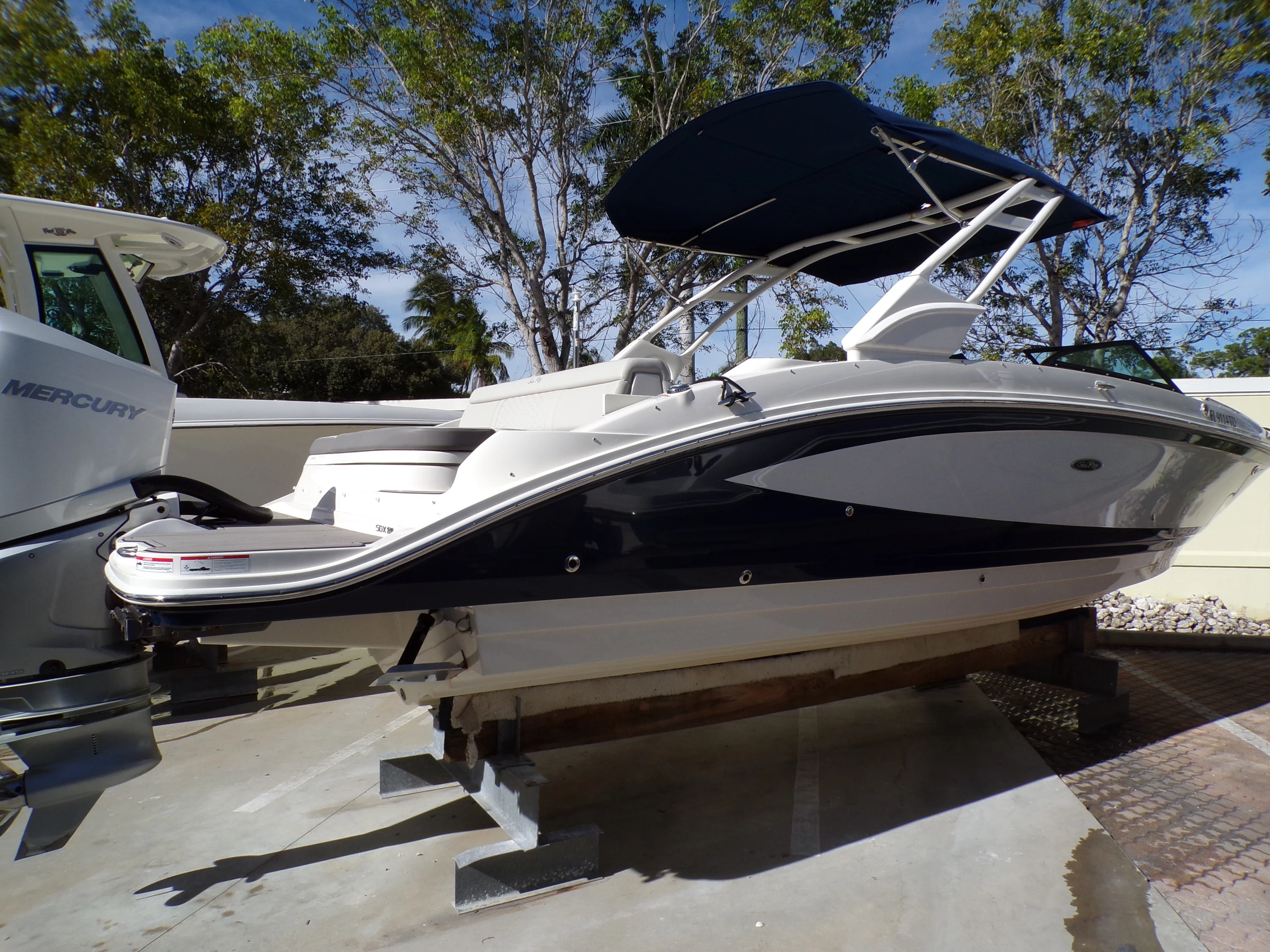 2022 Sea Ray SDX 270 Image Thumbnail #1