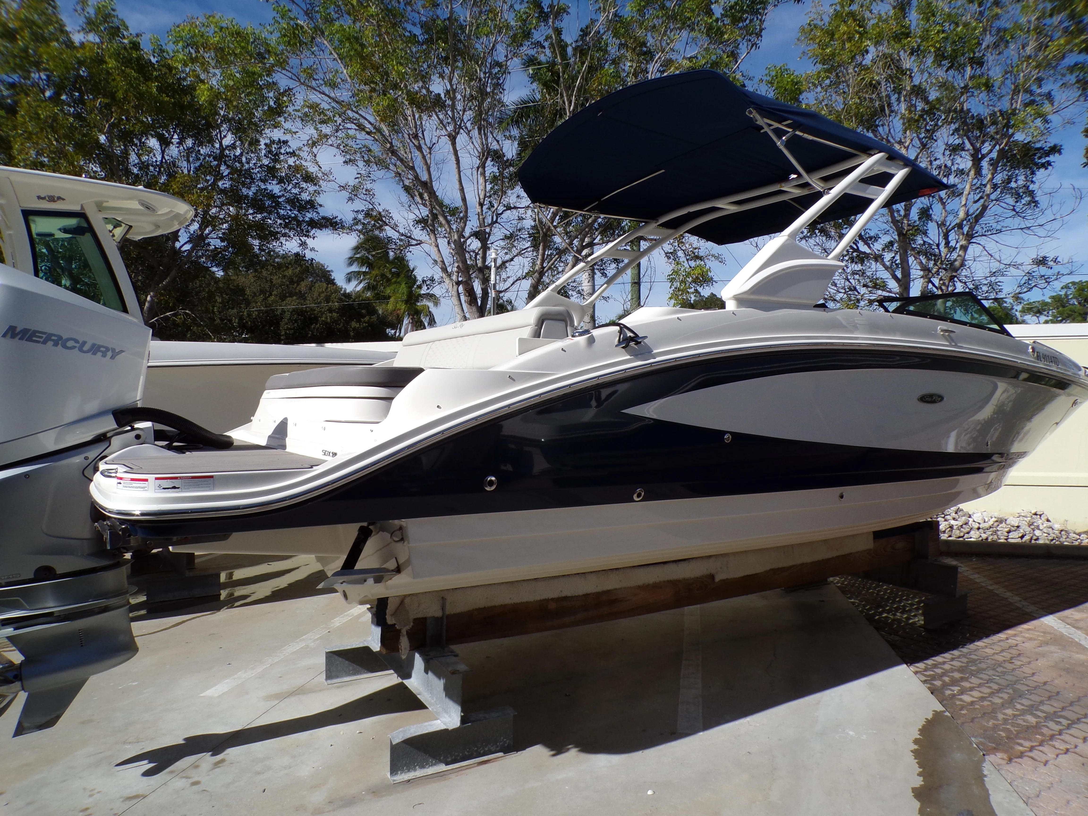 2022 Sea Ray SDX 270 Image Thumbnail #1