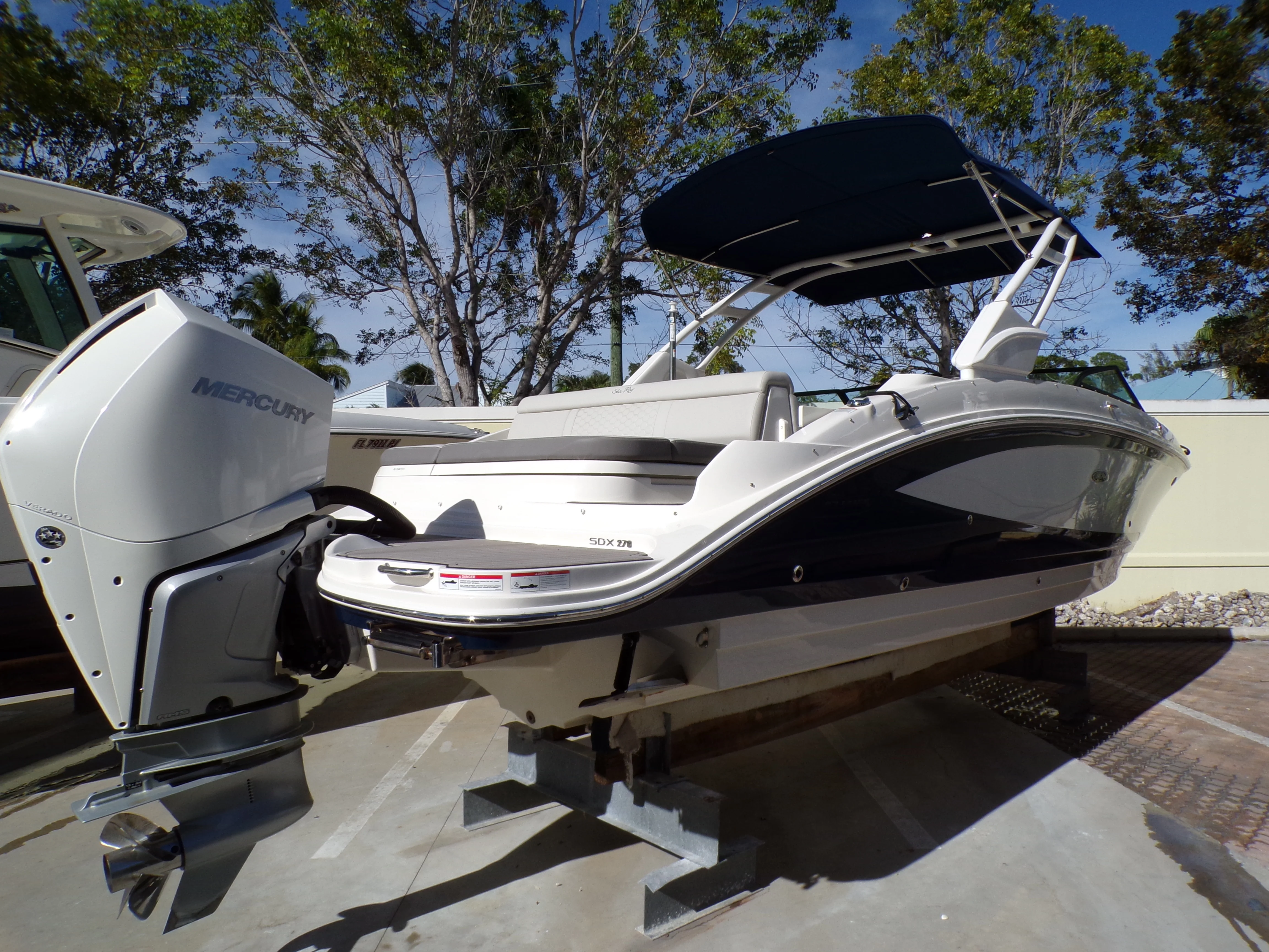 2022 Sea Ray SDX 270 Image Thumbnail #9