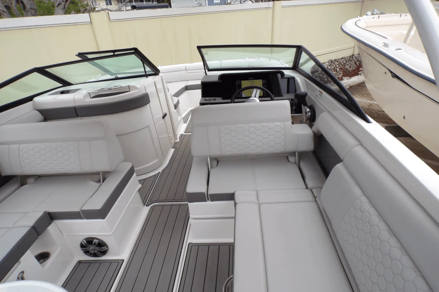 2022 Sea Ray SDX 270 Image Thumbnail #8