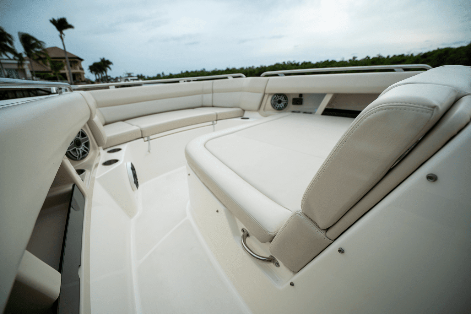 2023 Boston Whaler 350 REALM Image Thumbnail #45