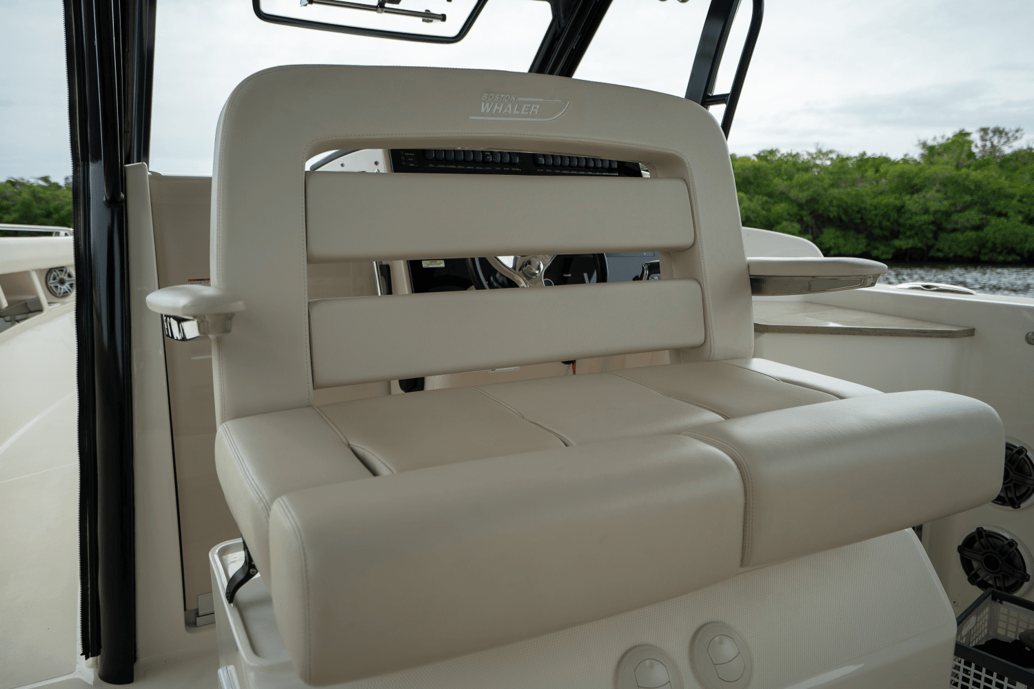 2023 Boston Whaler 350 REALM Image Thumbnail #35