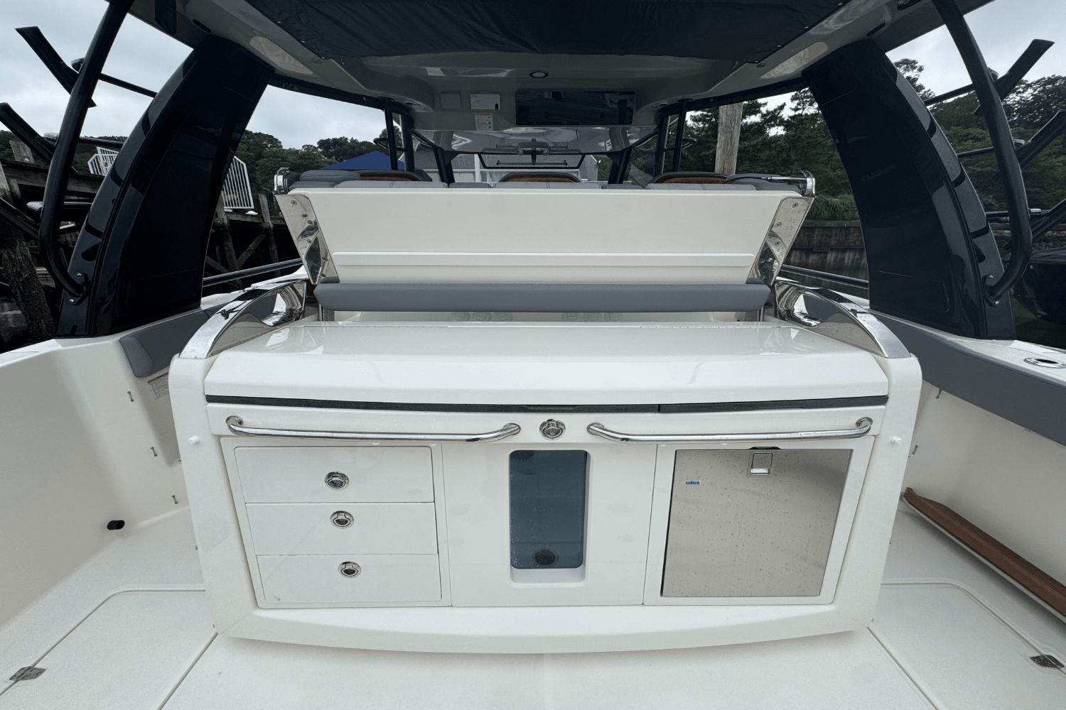 2025 Boston Whaler 420 Outrage Image Thumbnail #34