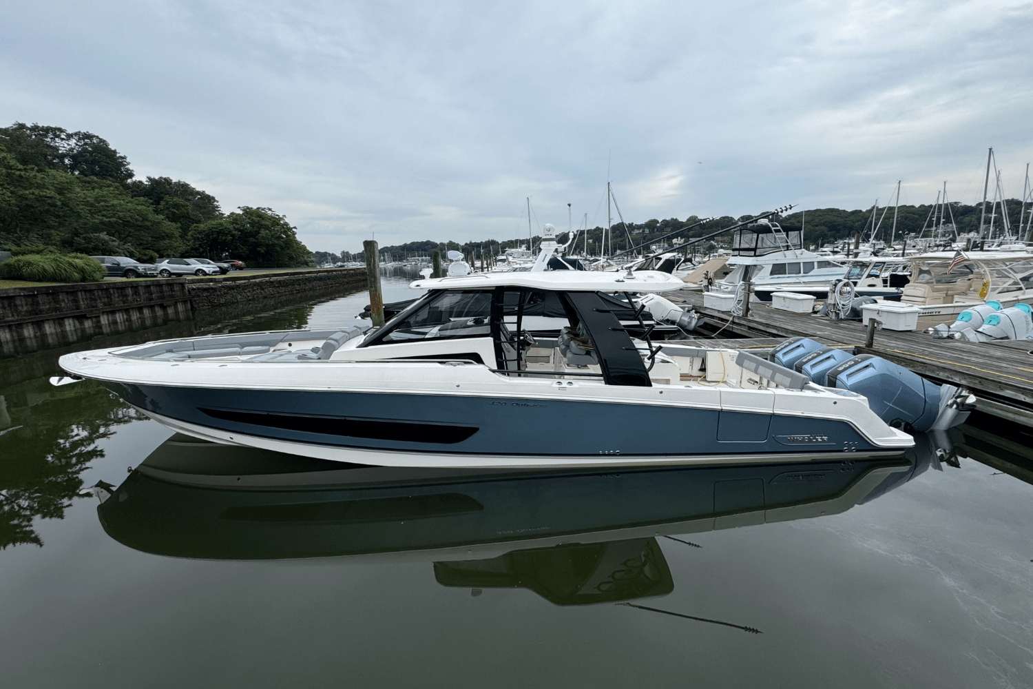 2025 Boston Whaler 420 Outrage Image Thumbnail #0