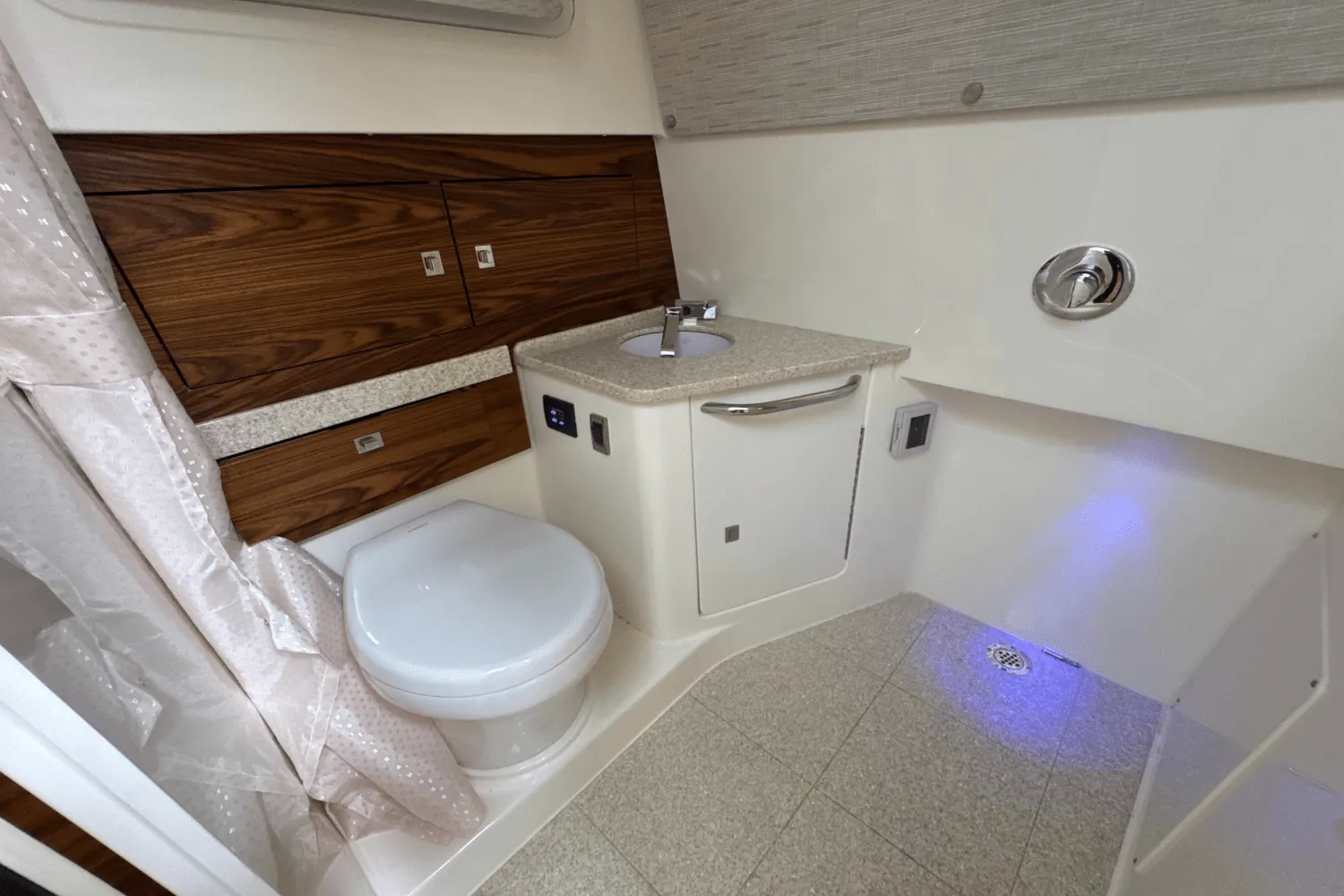 2025 Boston Whaler 420 Outrage Image Thumbnail #82