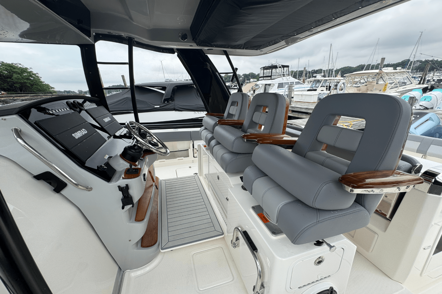 2025 Boston Whaler 420 Outrage Image Thumbnail #44