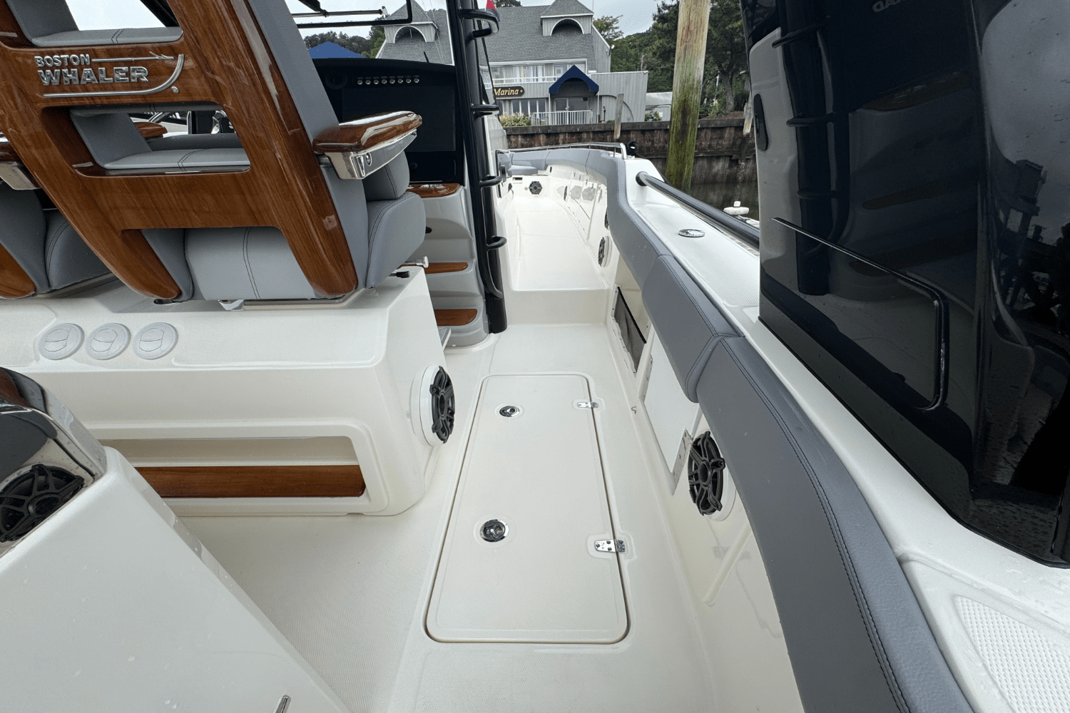 2025 Boston Whaler 420 Outrage Image Thumbnail #52
