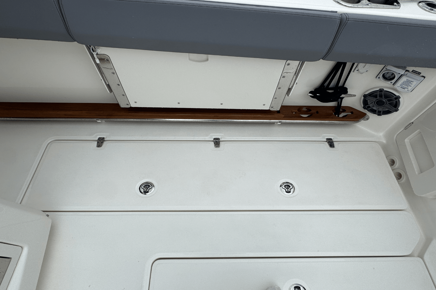 2025 Boston Whaler 420 Outrage Image Thumbnail #17