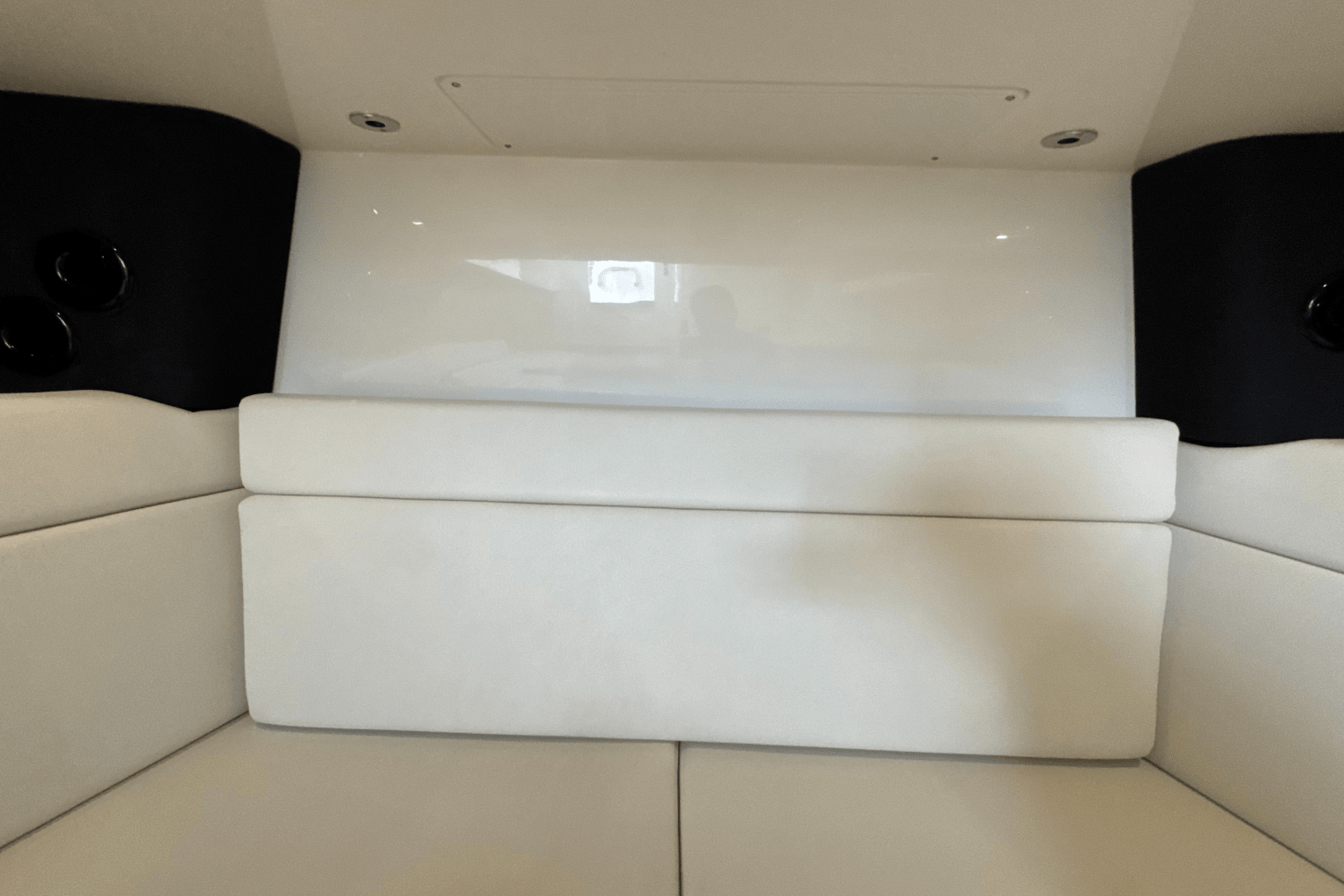 2025 Boston Whaler 420 Outrage Image Thumbnail #92