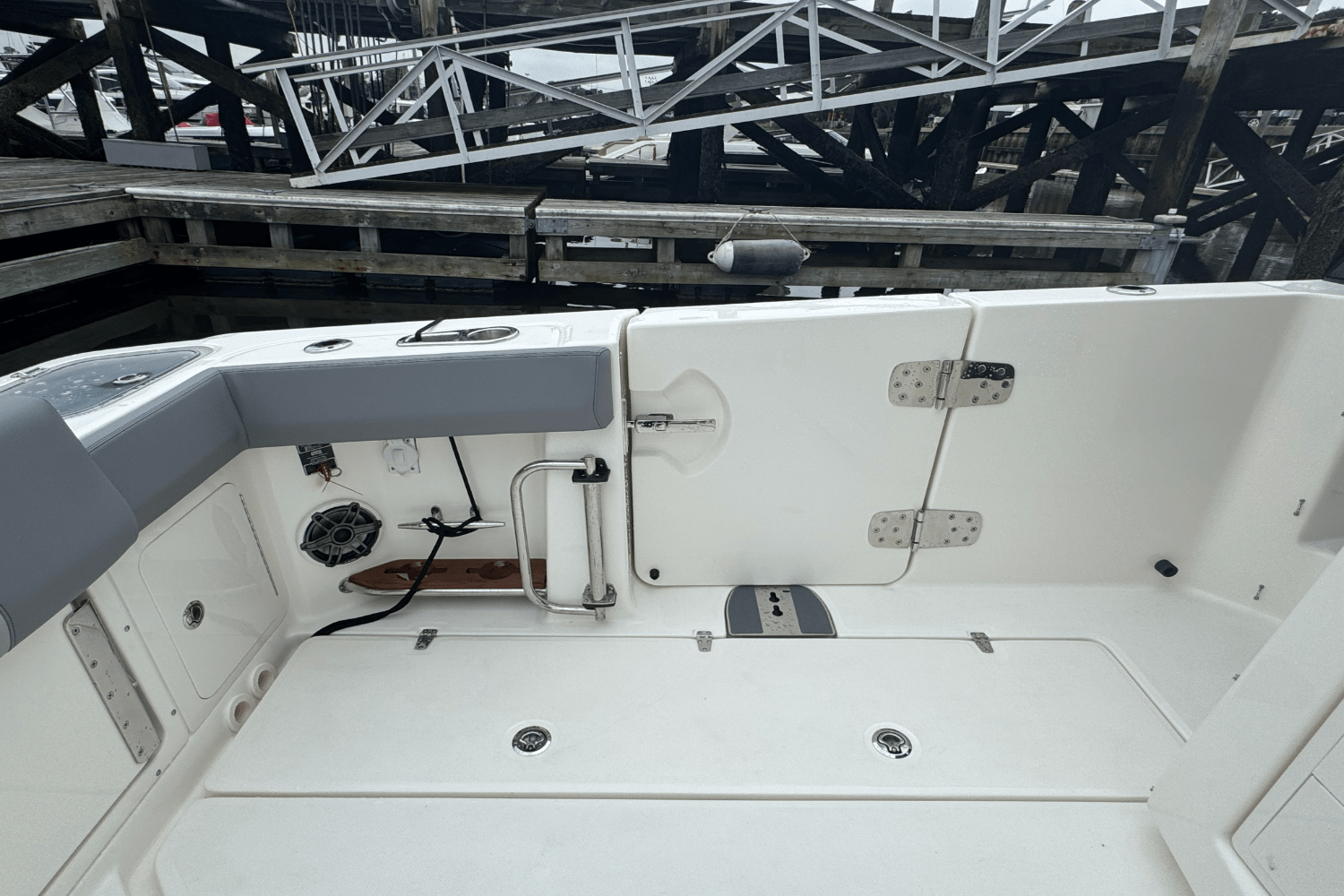 2025 Boston Whaler 420 Outrage Image Thumbnail #23